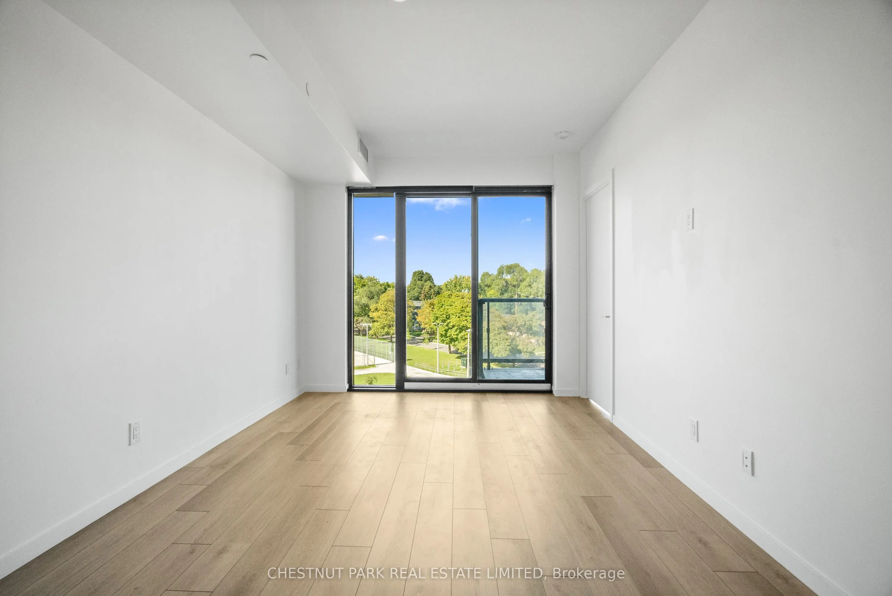 7 Smith Crescent, #06