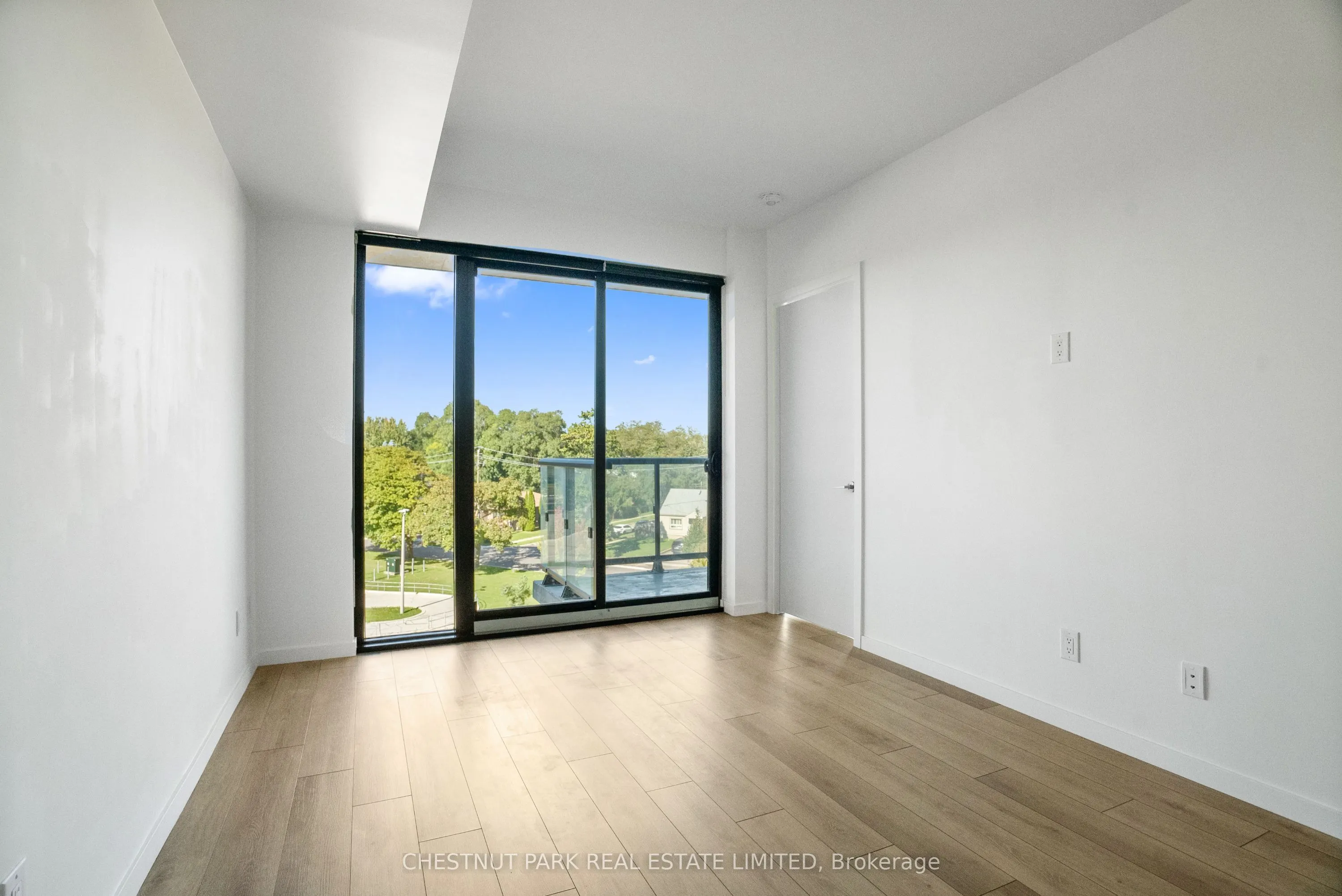 7 Smith Crescent, #06