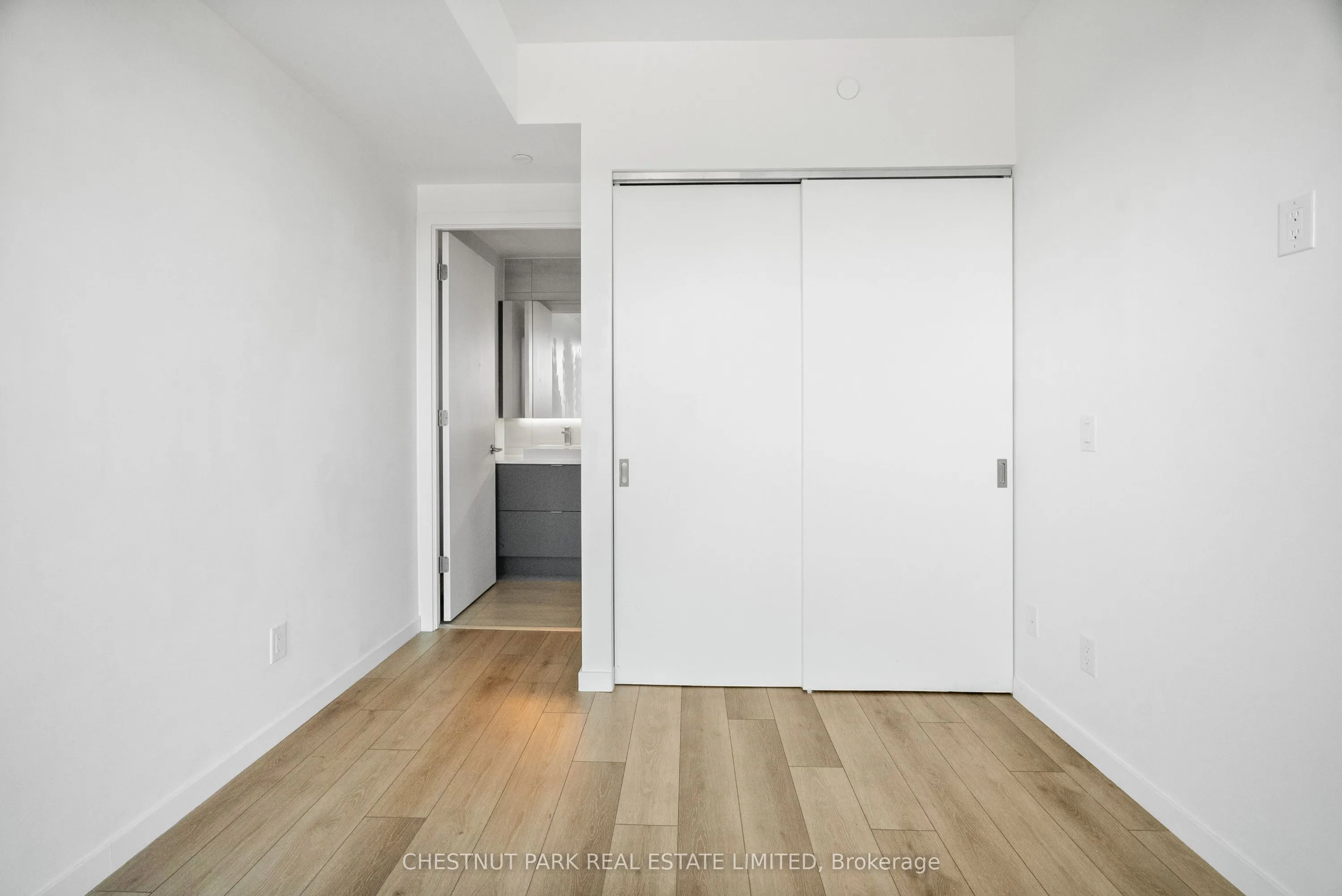 7 Smith Crescent, #06