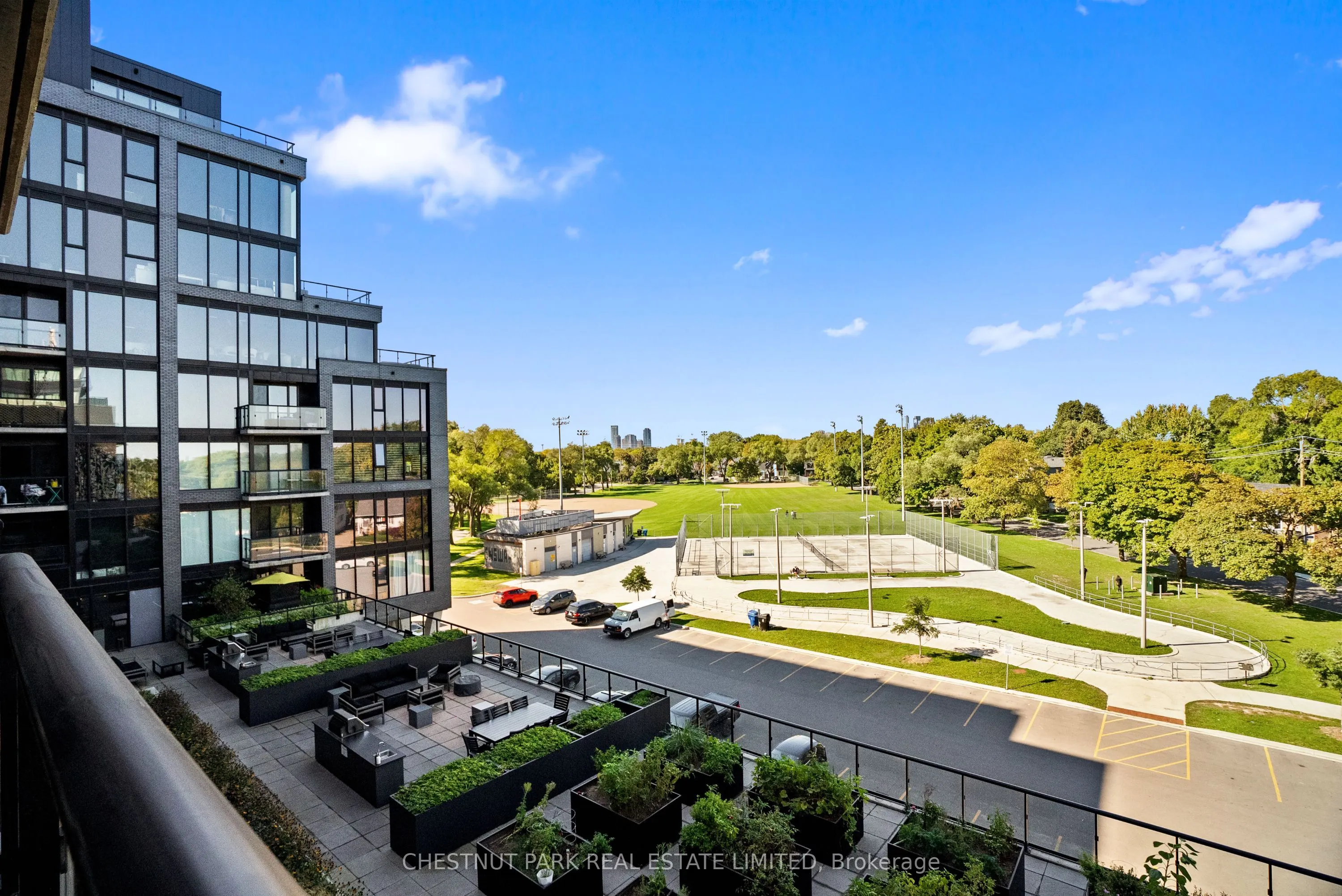 7 Smith Crescent, #06