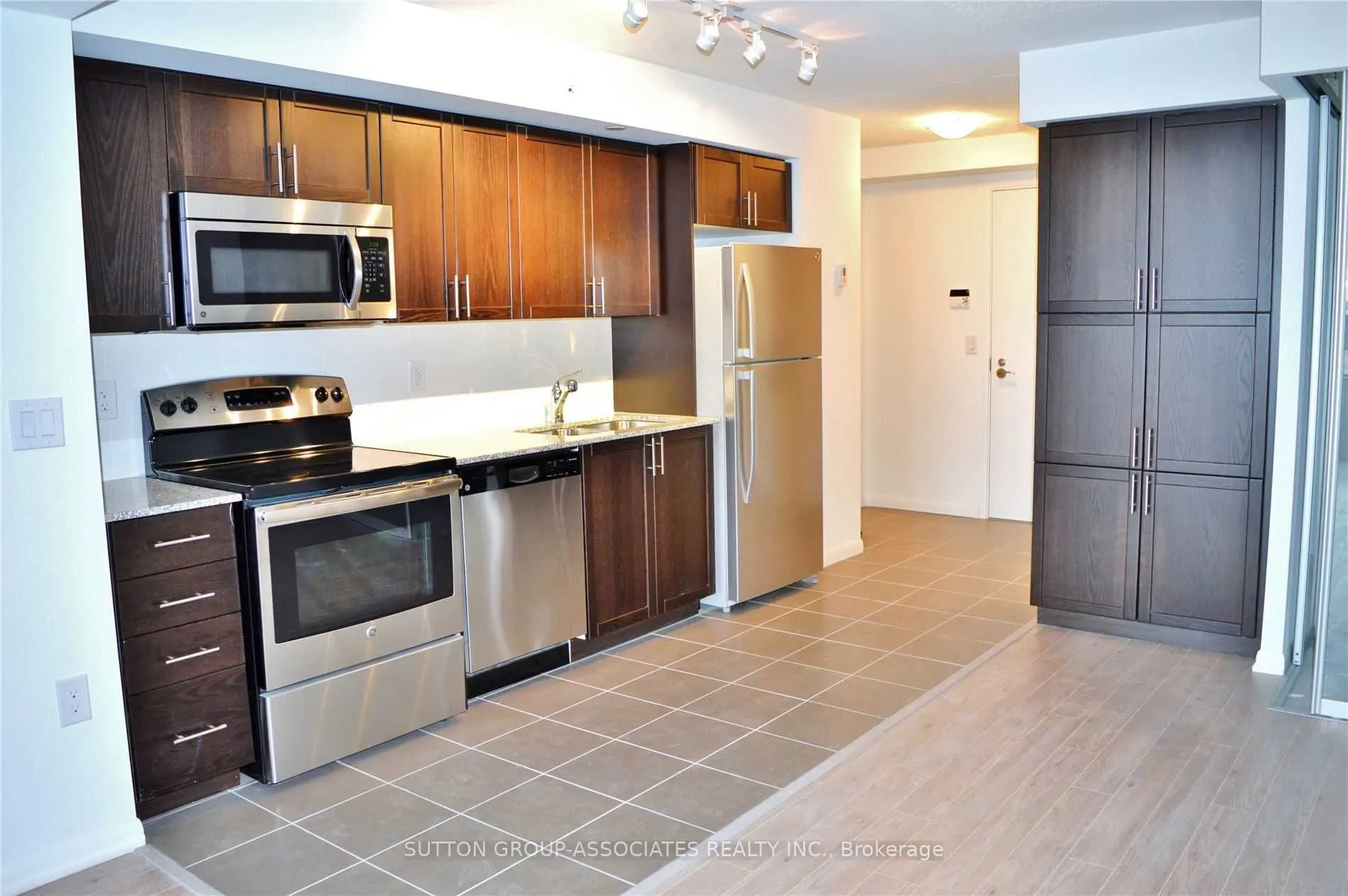 830 Lawrence Avenue W, #714