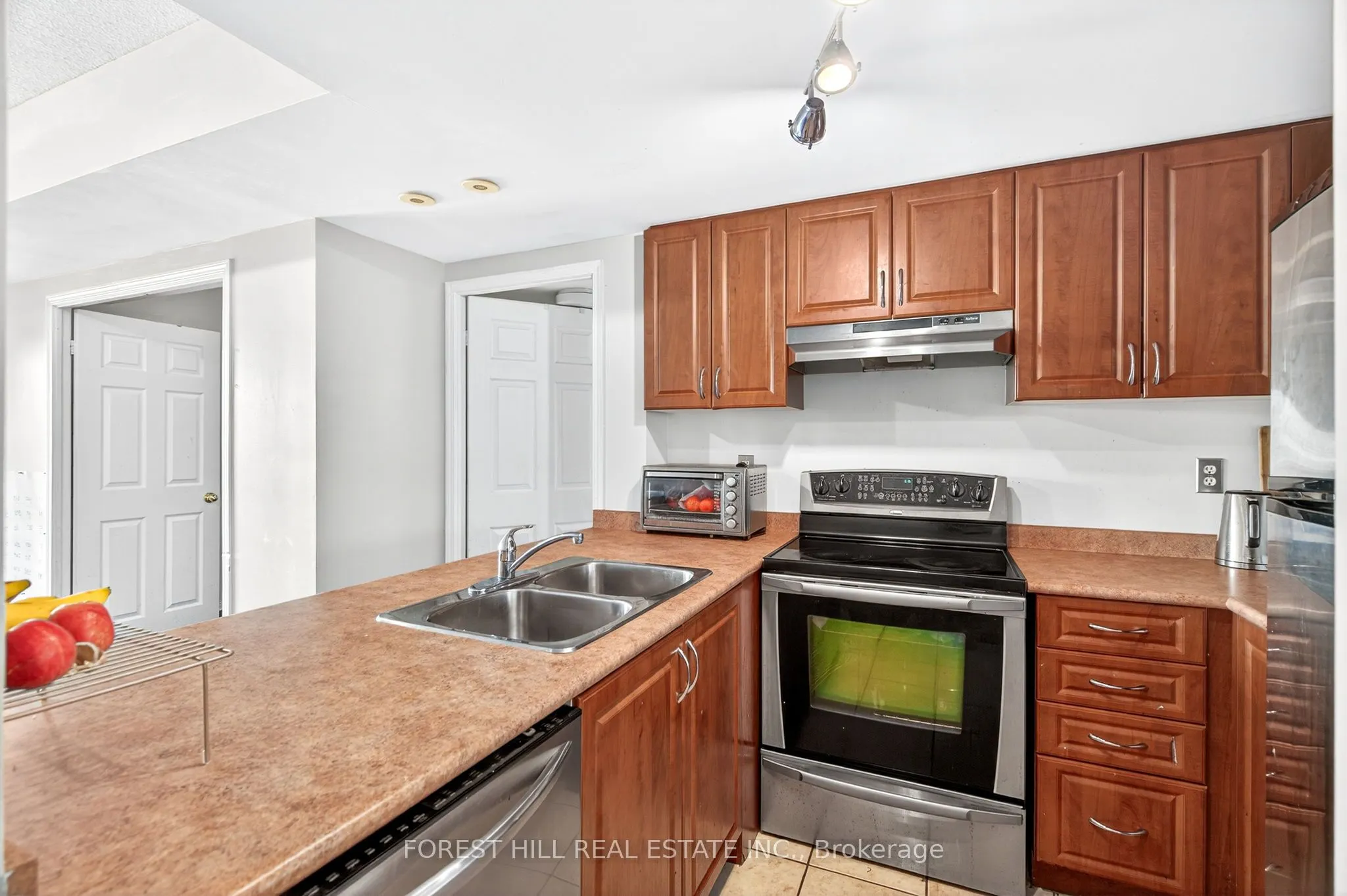3035 Finch Ave Avenue W, #2022