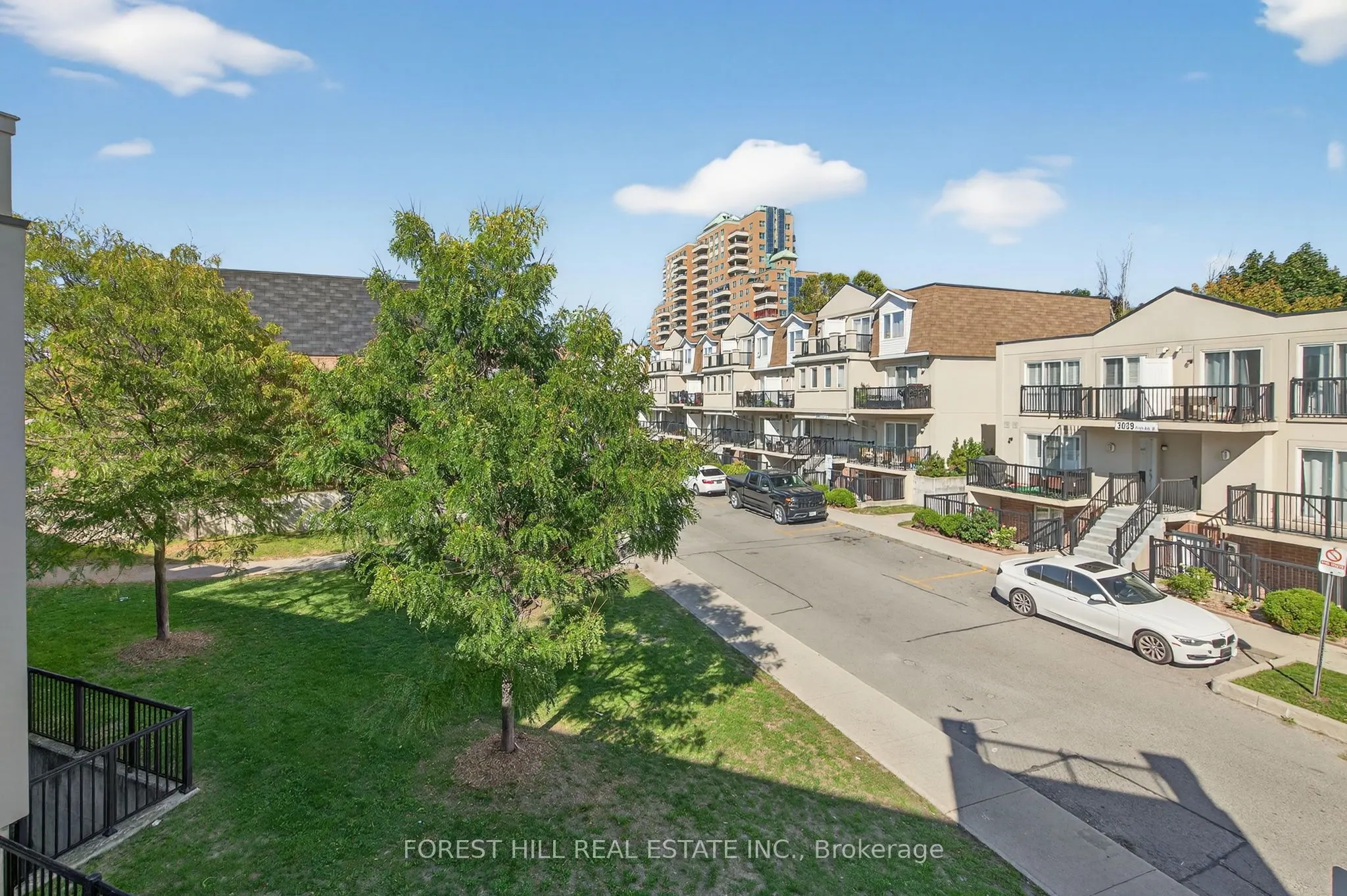 3035 Finch Ave Avenue W, #2022