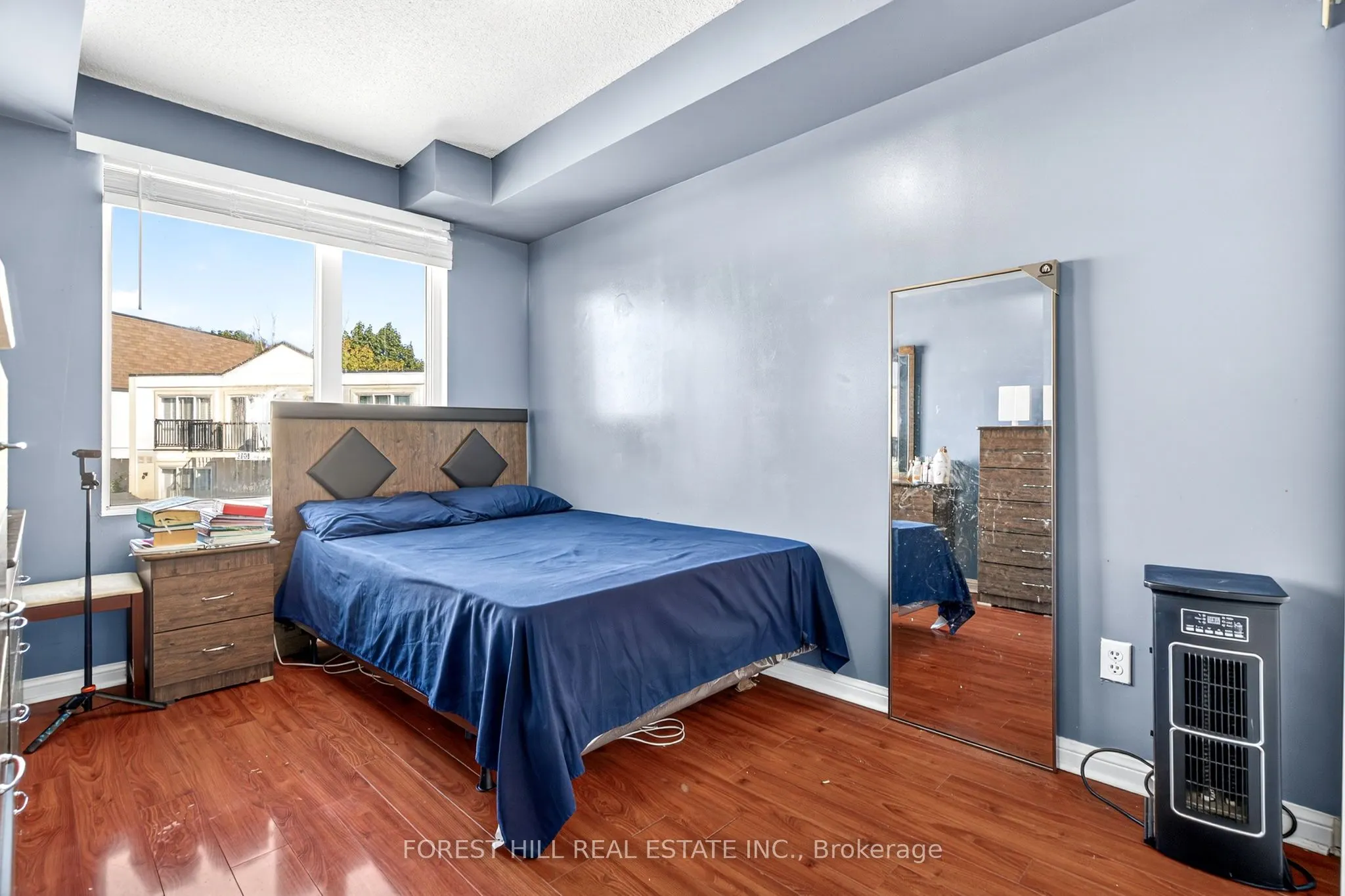 3035 Finch Ave Avenue W, #2022