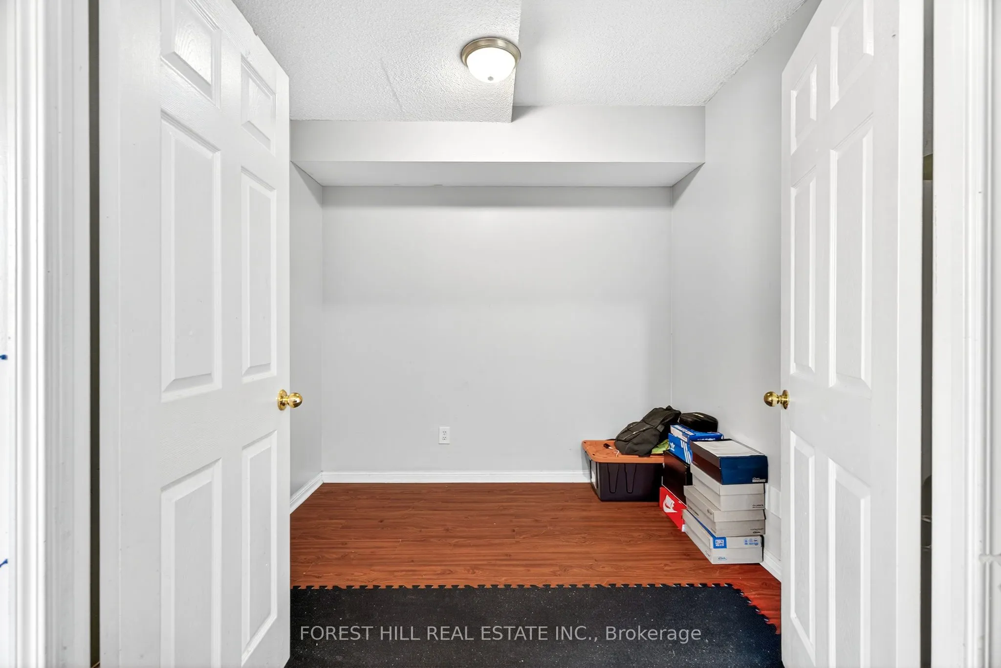 3035 Finch Ave Avenue W, #2022