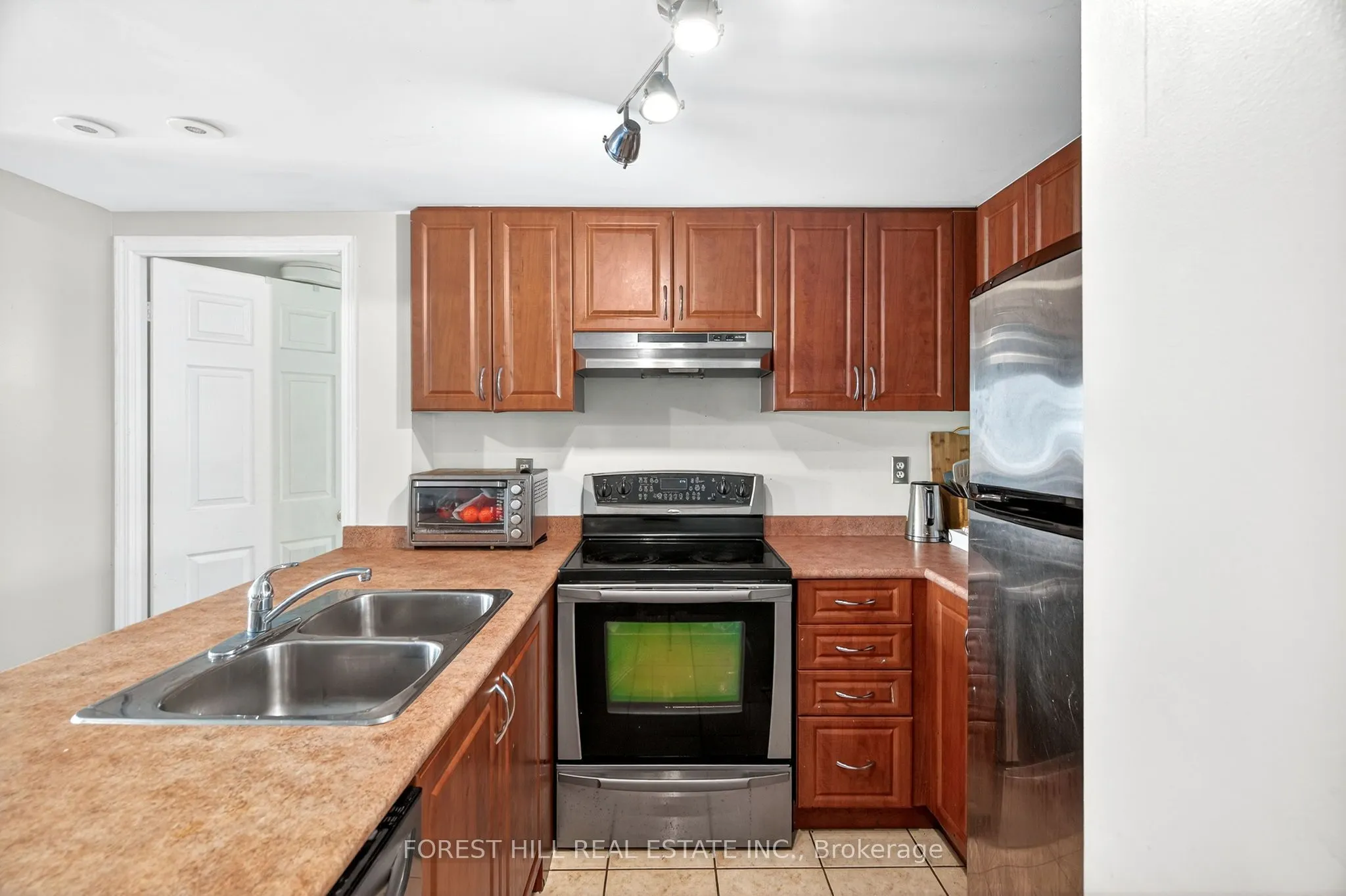 3035 Finch Ave Avenue W, #2022