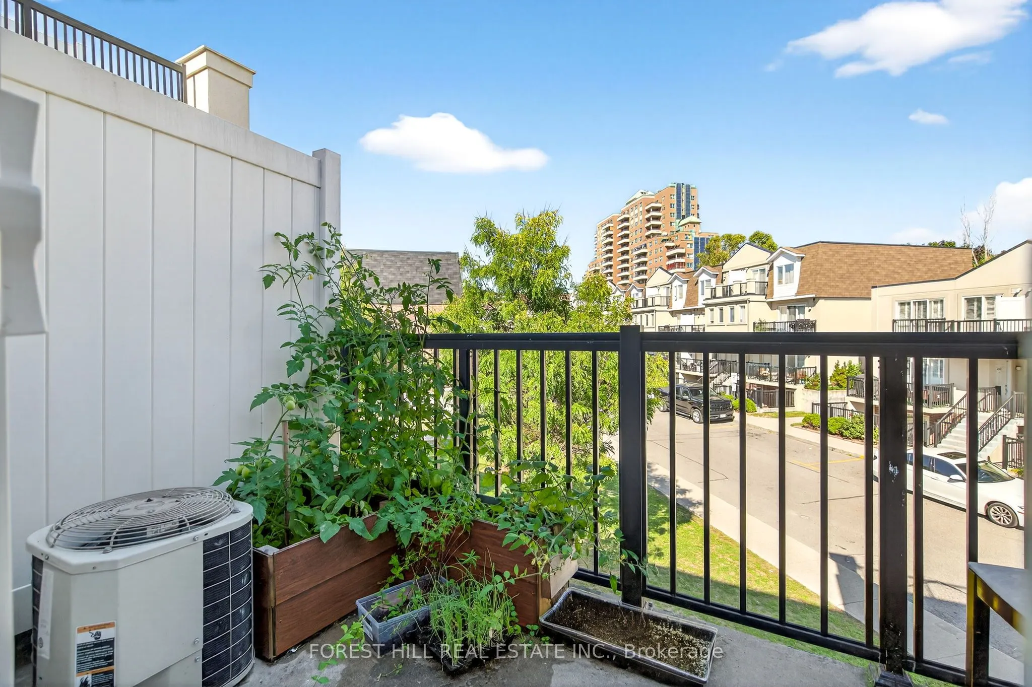 3035 Finch Ave Avenue W, #2022