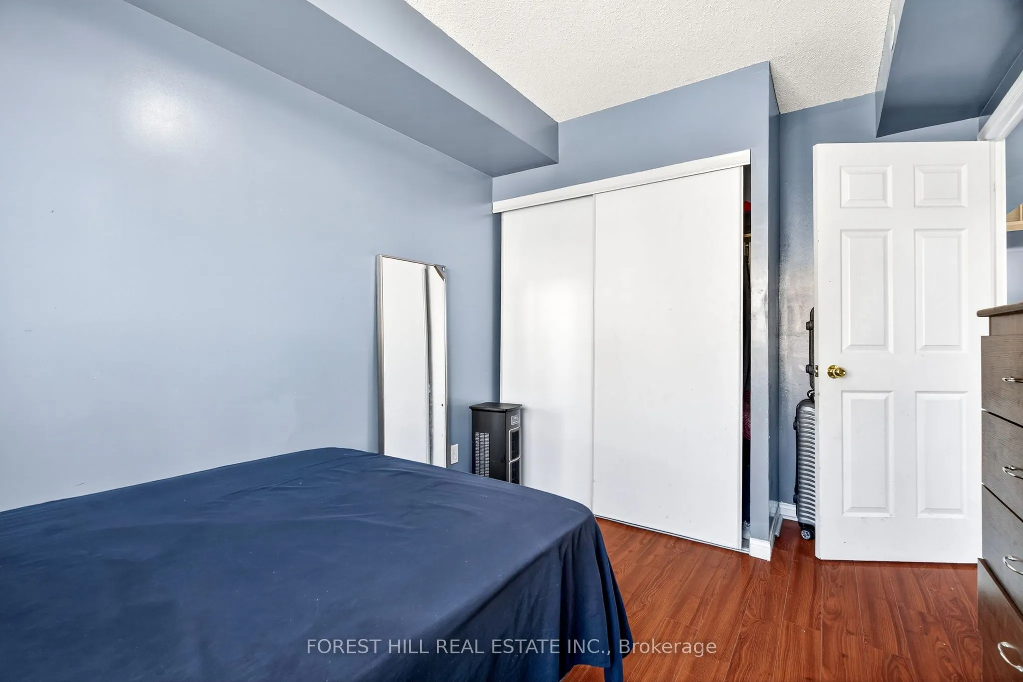 3035 Finch Ave Avenue W, #2022