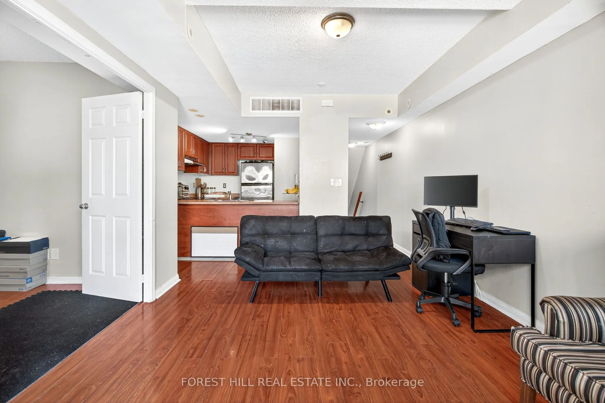 3035 Finch Ave Avenue W, #2022