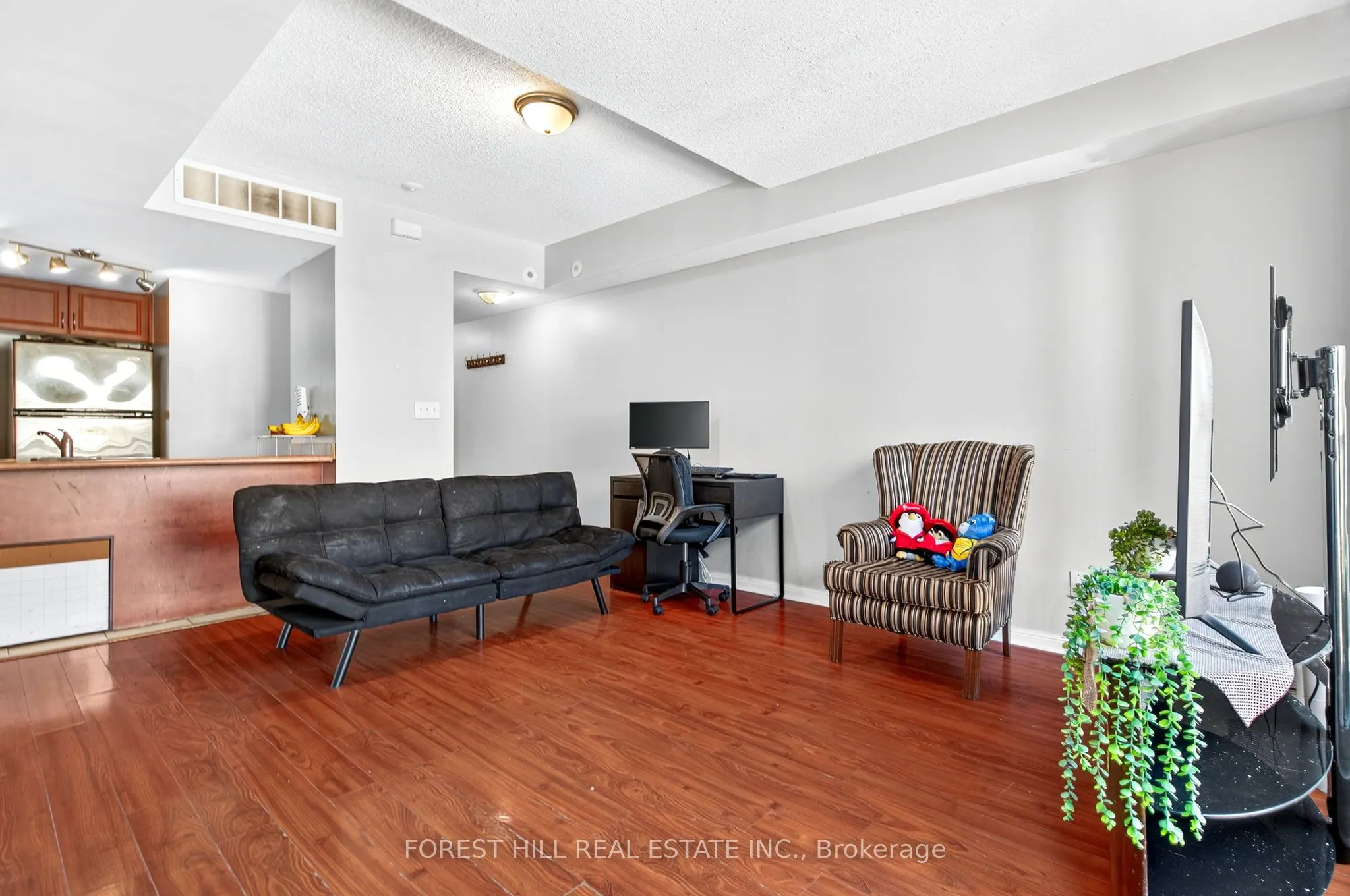 3035 Finch Ave Avenue W, #2022