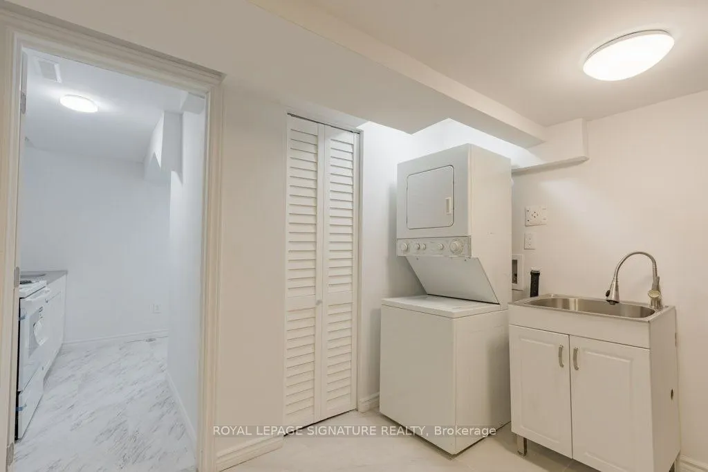 48 Lawndale Crescent, #Lower