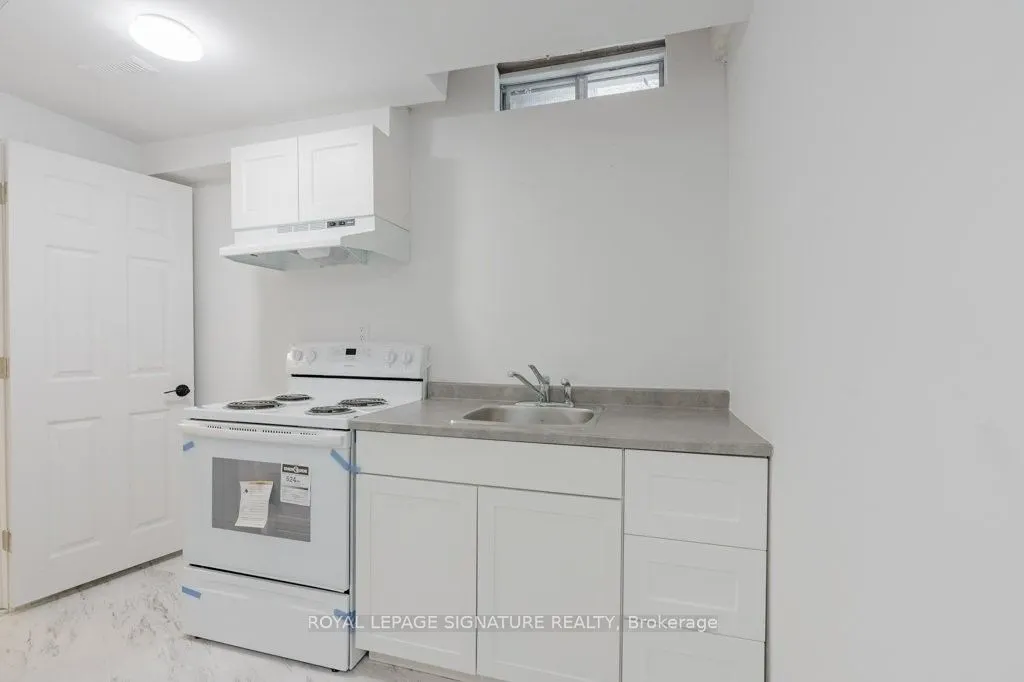 48 Lawndale Crescent, #Lower