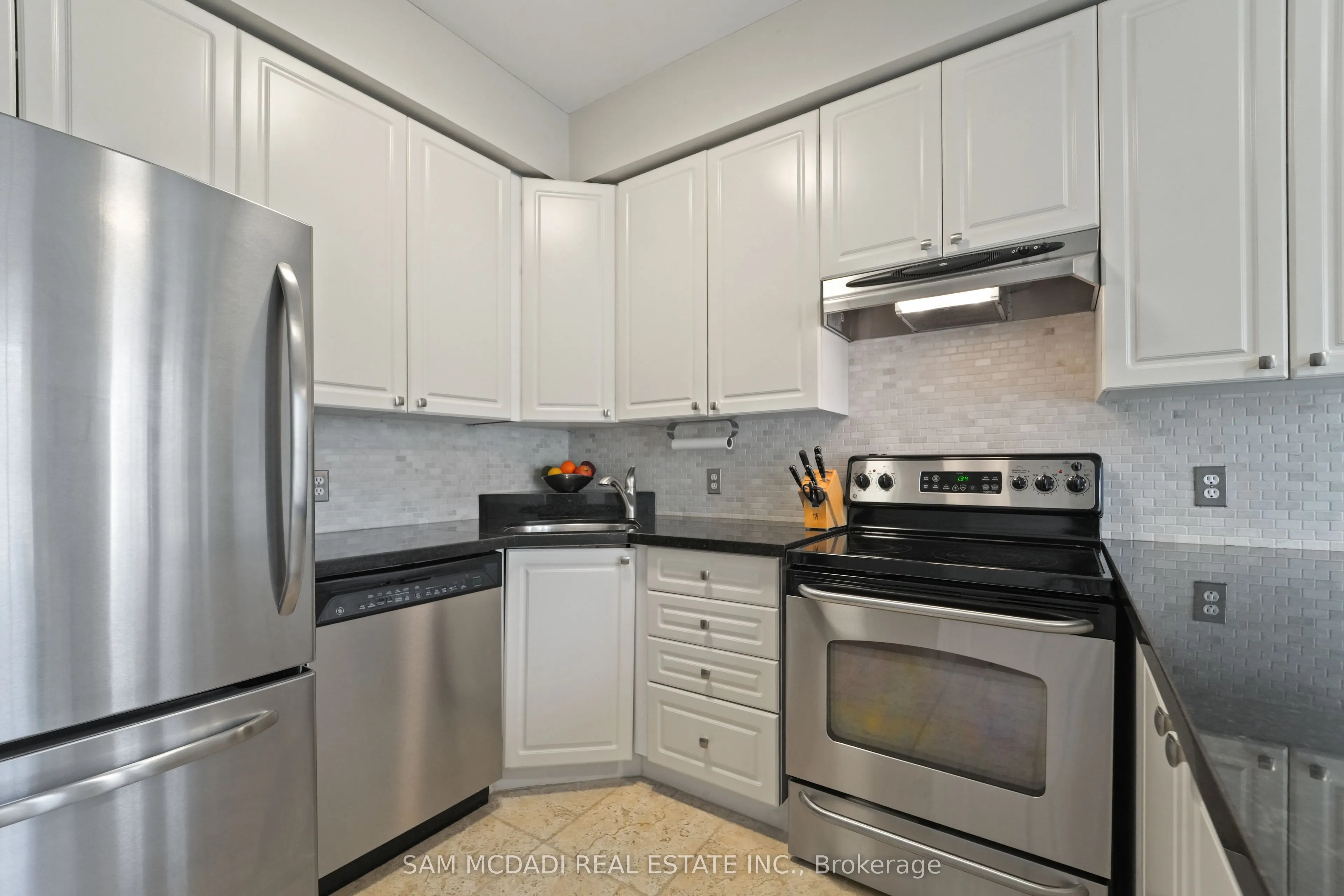 195 Grand Avenue, #1
