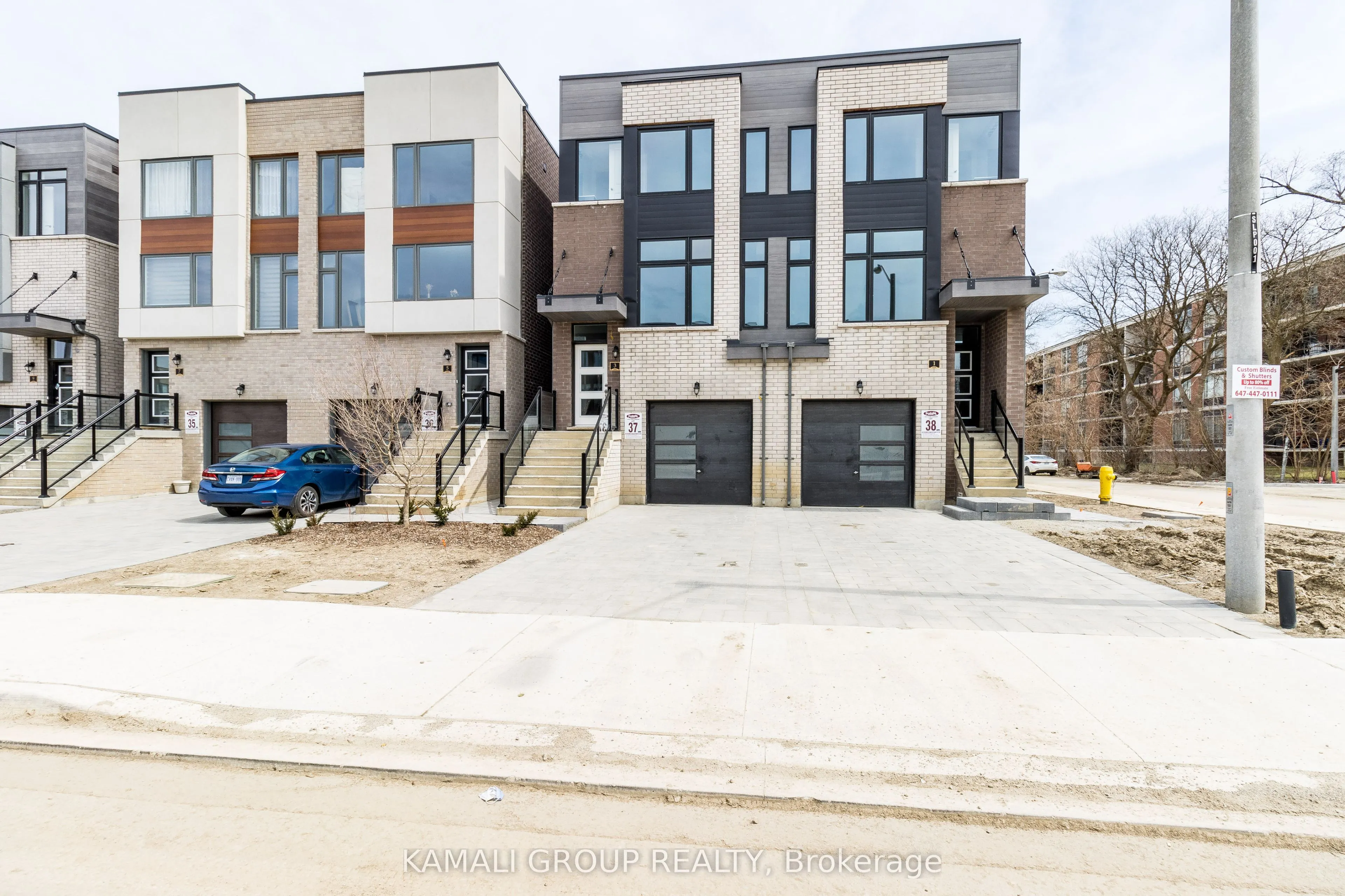 3 Wild Rose Gardens, #UPPER