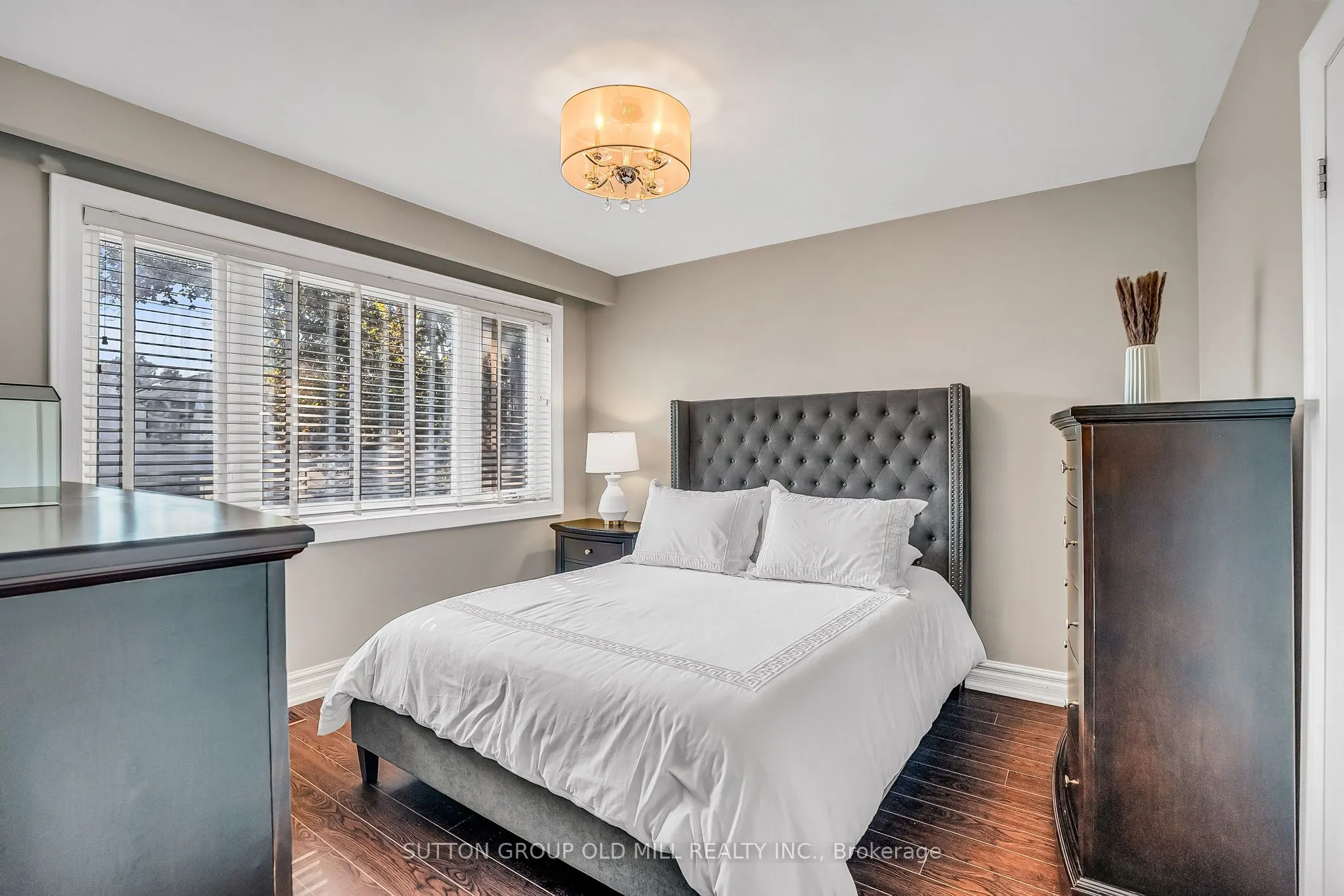 71 Warren Crescent