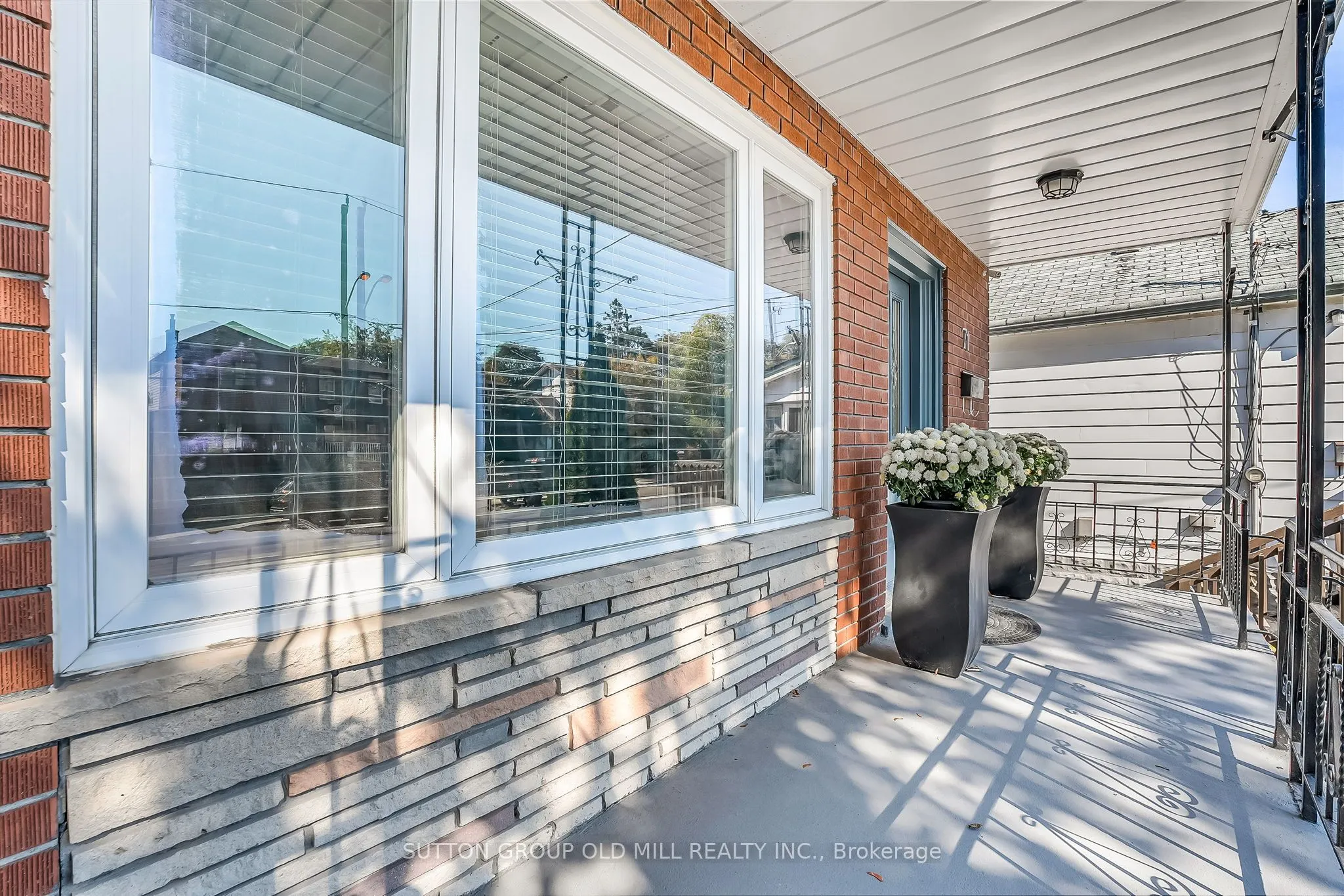 71 Warren Crescent