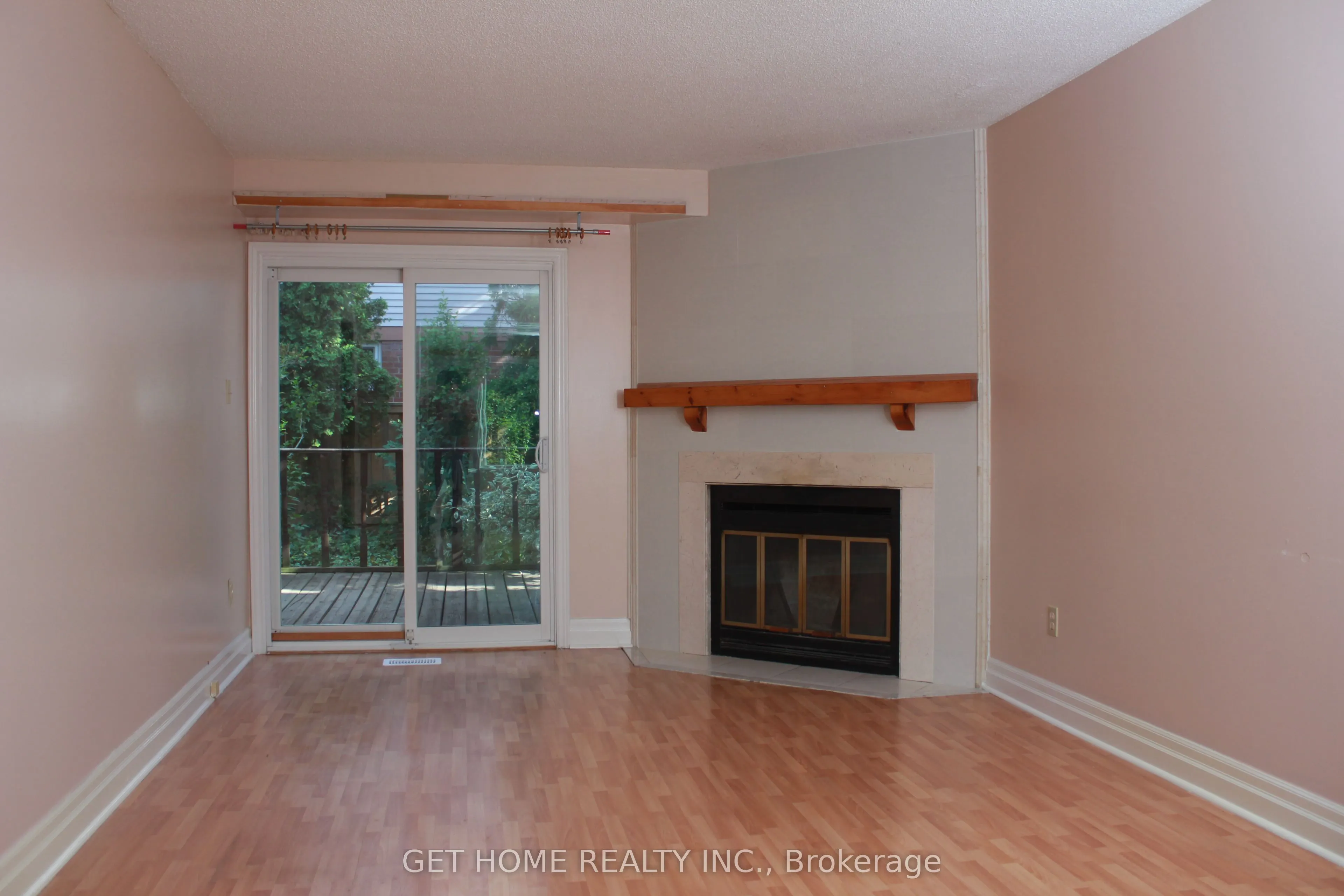 32 Torrance Woods