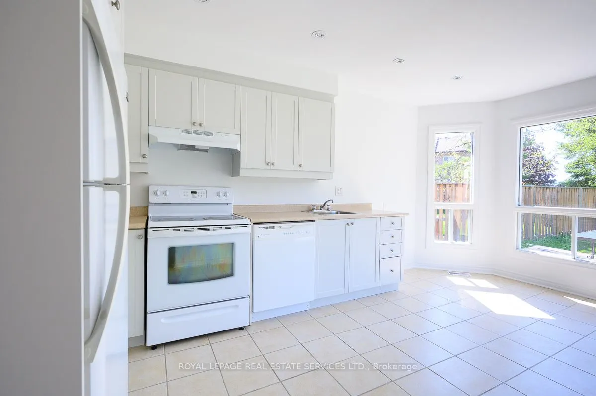 2030 Glenada Crescent