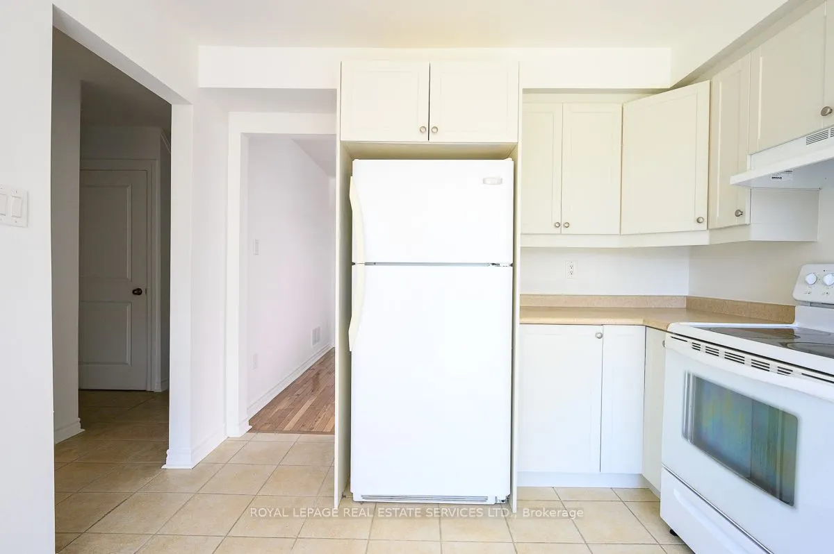 2030 Glenada Crescent