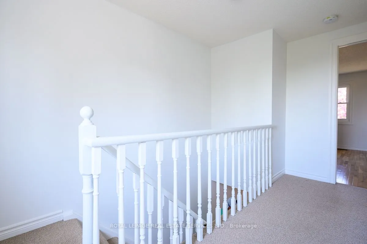 2030 Glenada Crescent