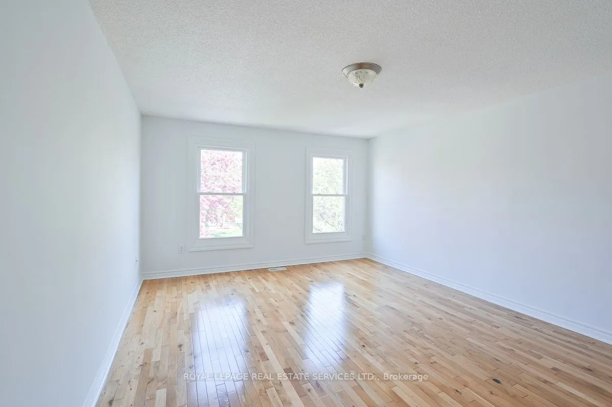 2030 Glenada Crescent