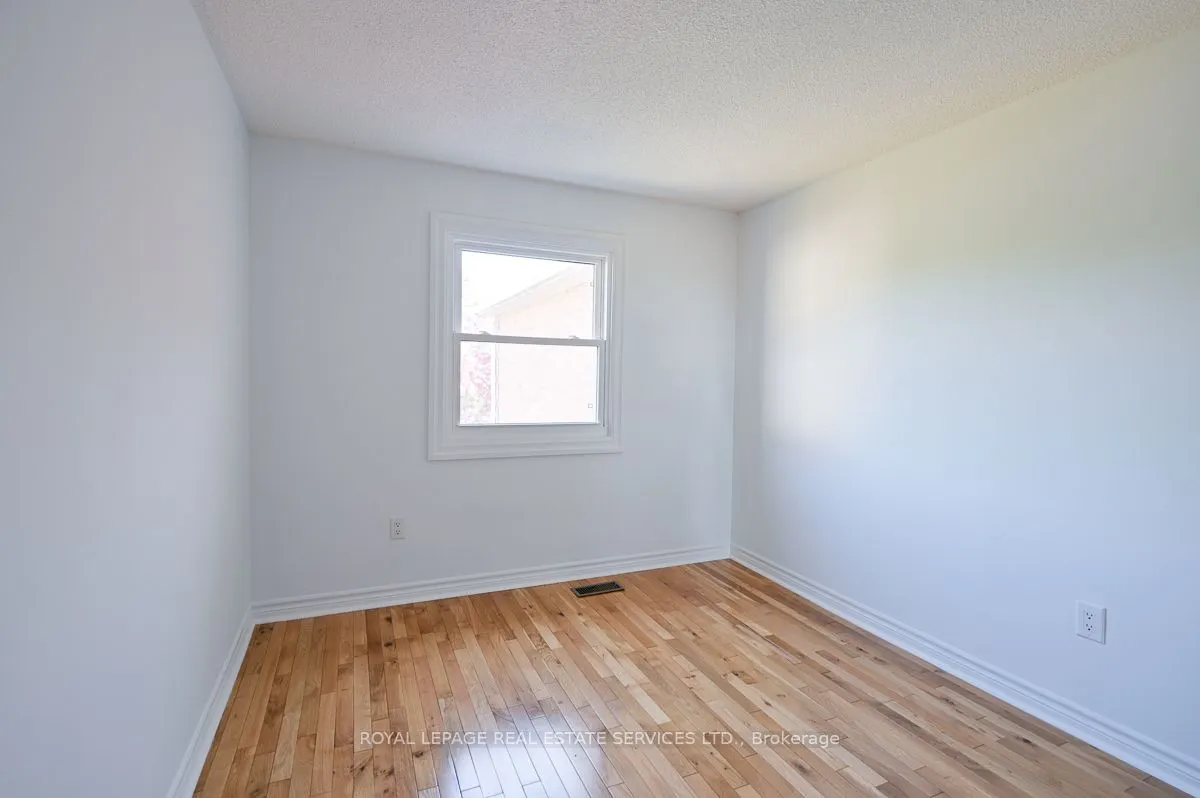 2030 Glenada Crescent