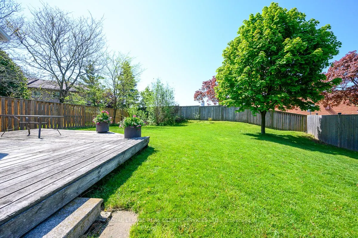 2030 Glenada Crescent