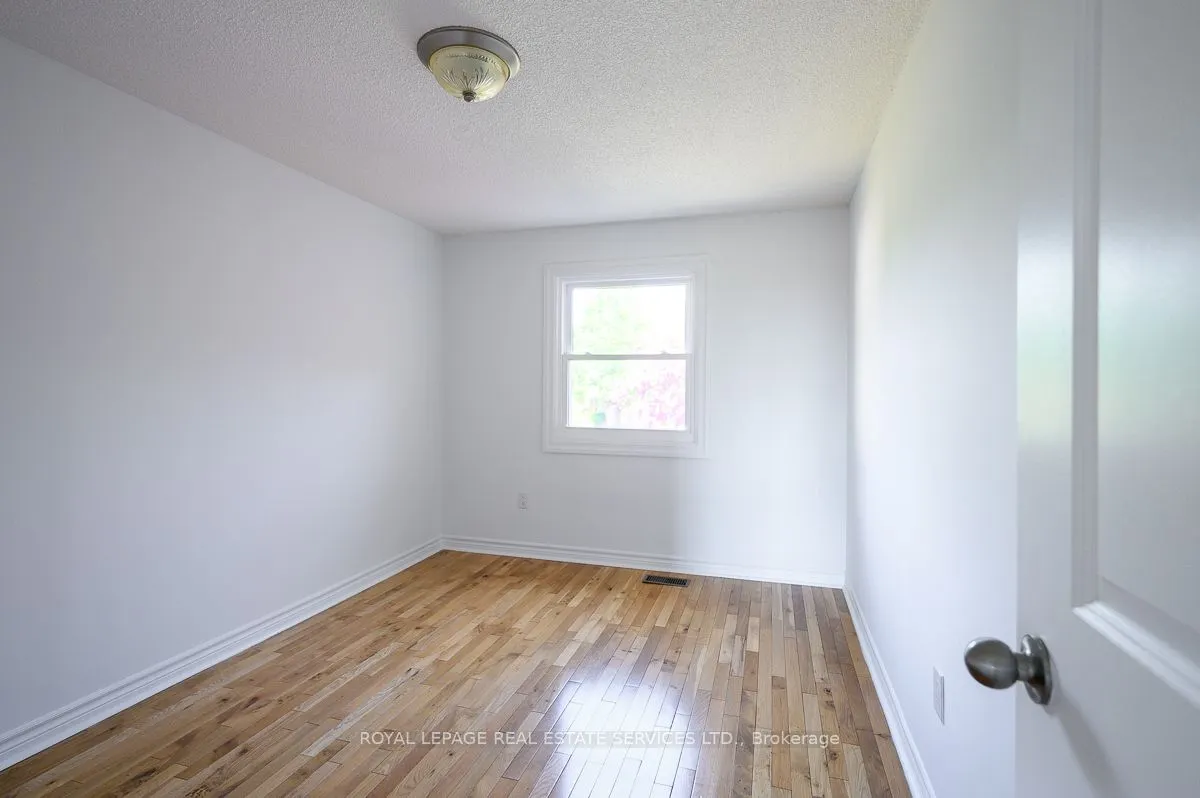 2030 Glenada Crescent