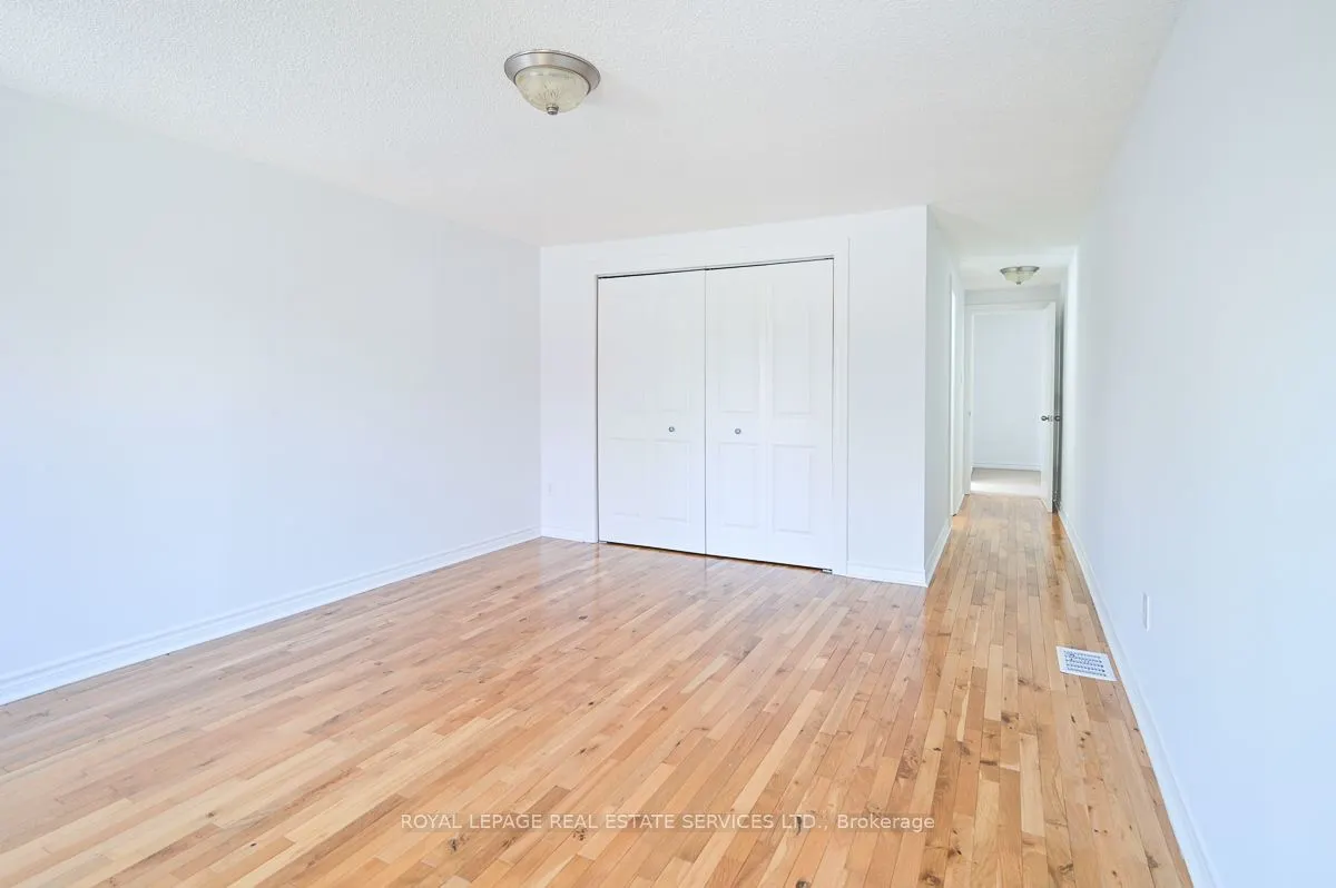 2030 Glenada Crescent