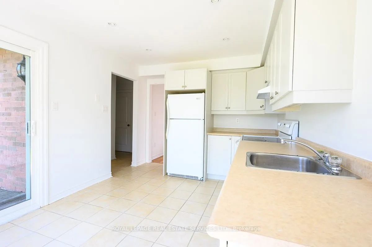 2030 Glenada Crescent
