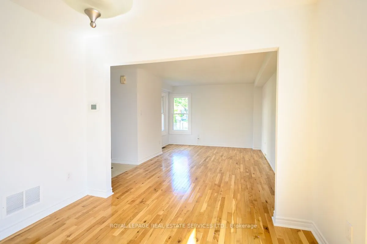2030 Glenada Crescent