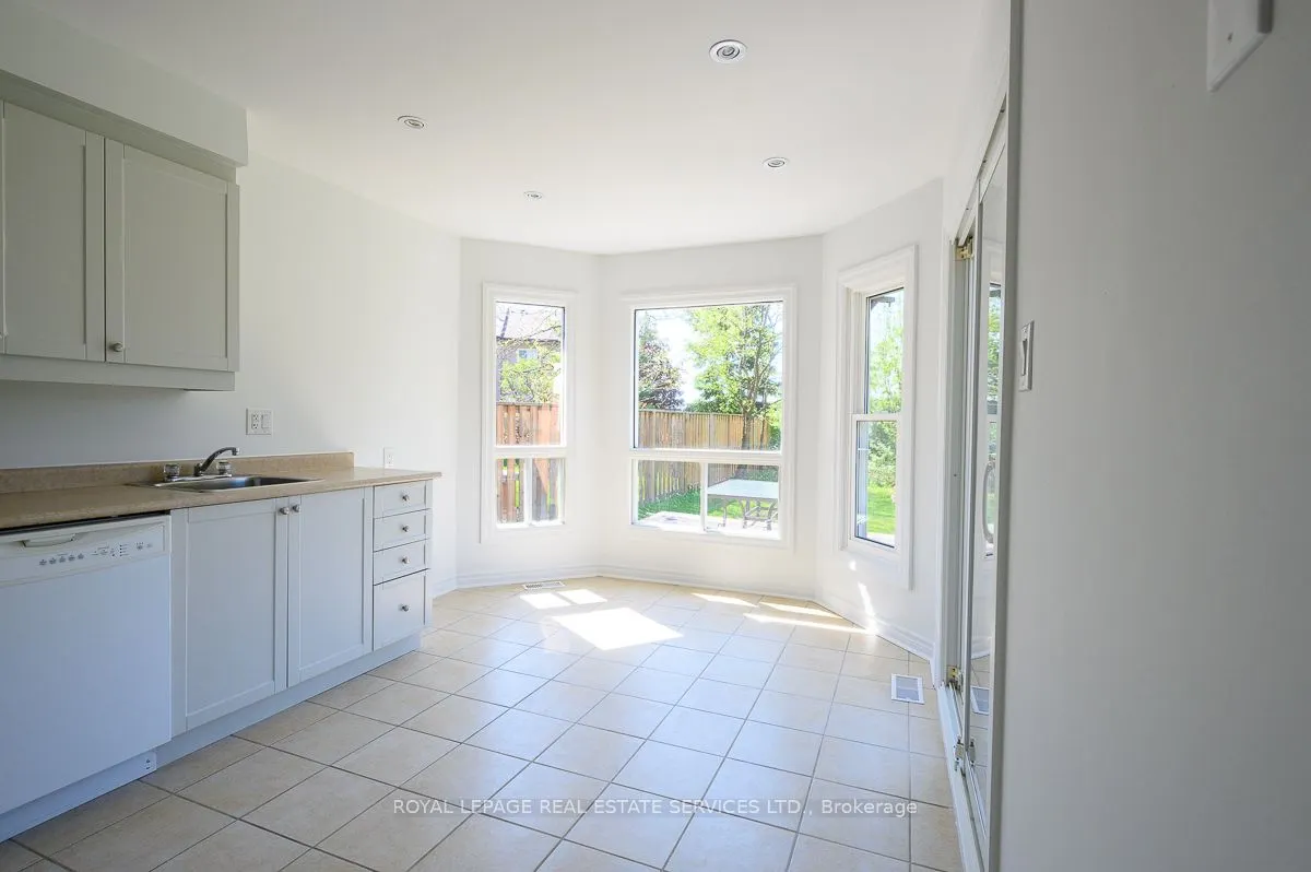 2030 Glenada Crescent