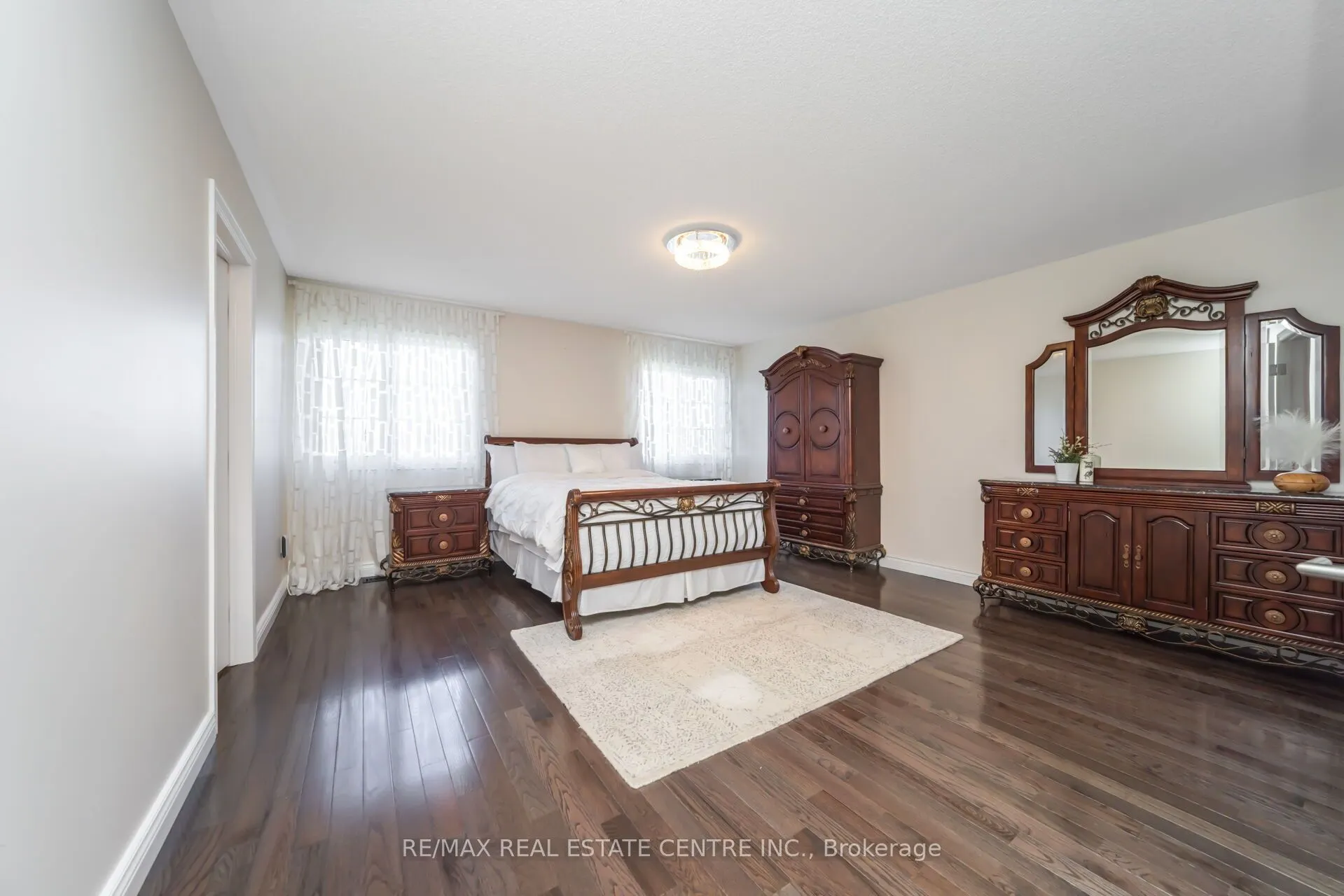 26 Porchlight Road