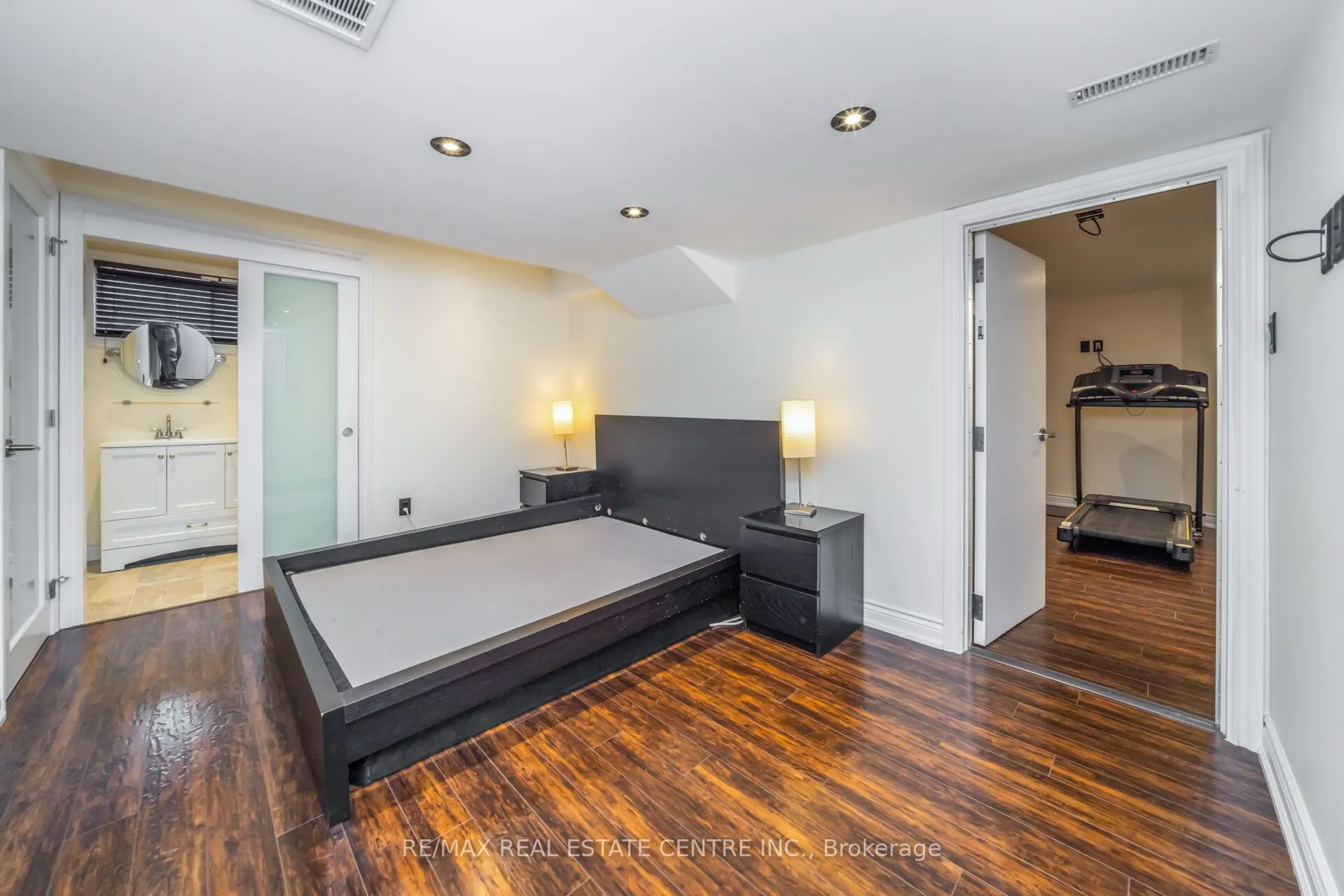 26 Porchlight Road