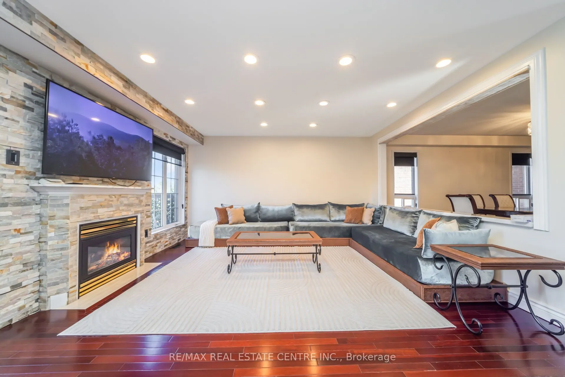 26 Porchlight Road