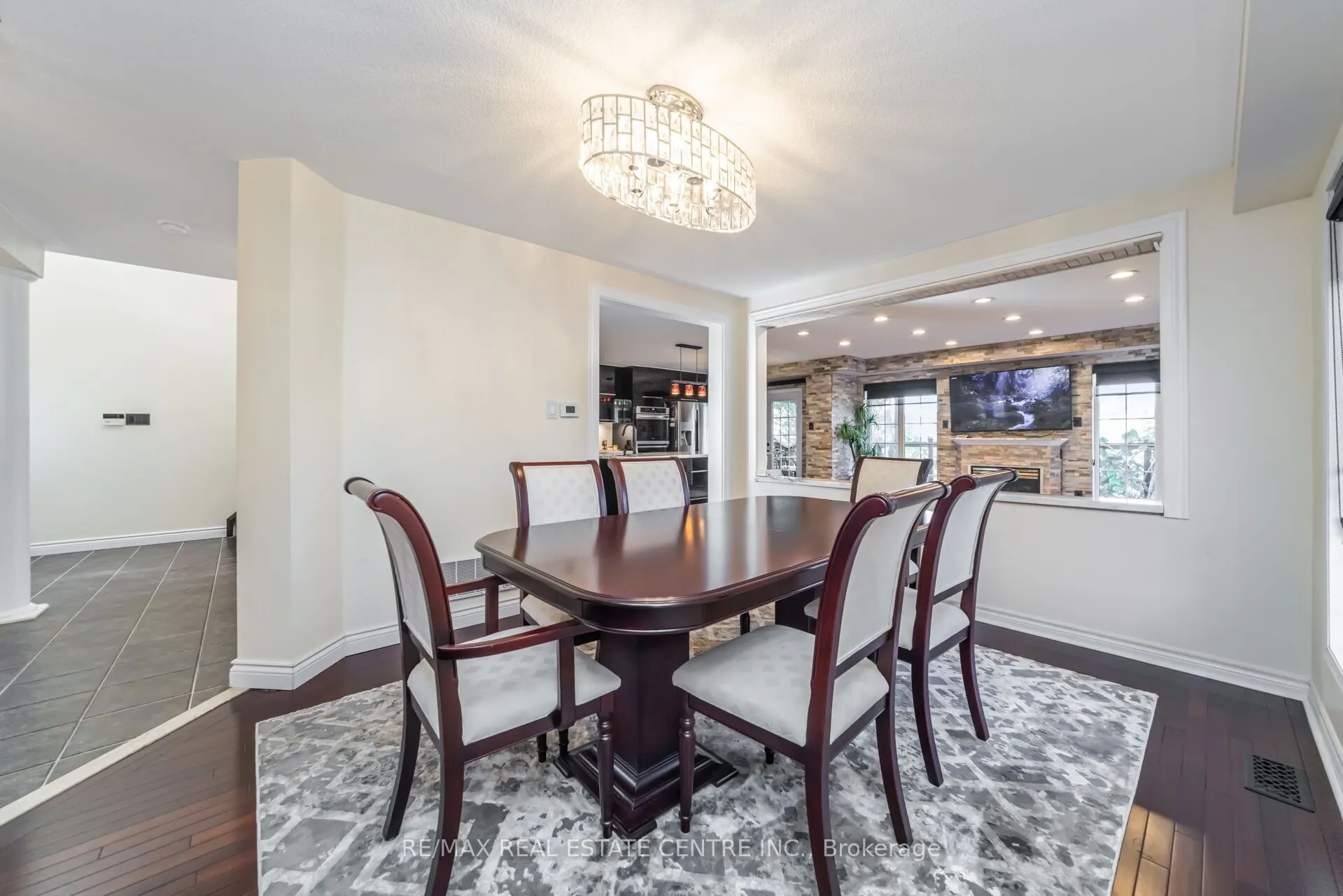 26 Porchlight Road