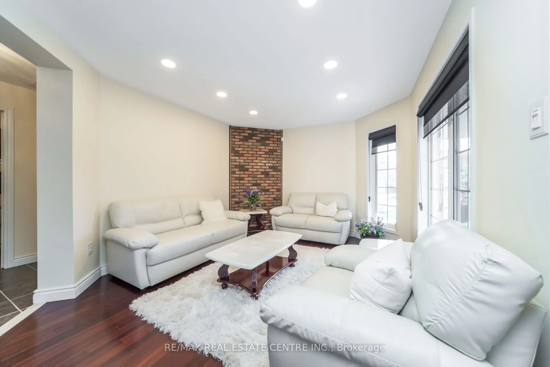 26 Porchlight Road