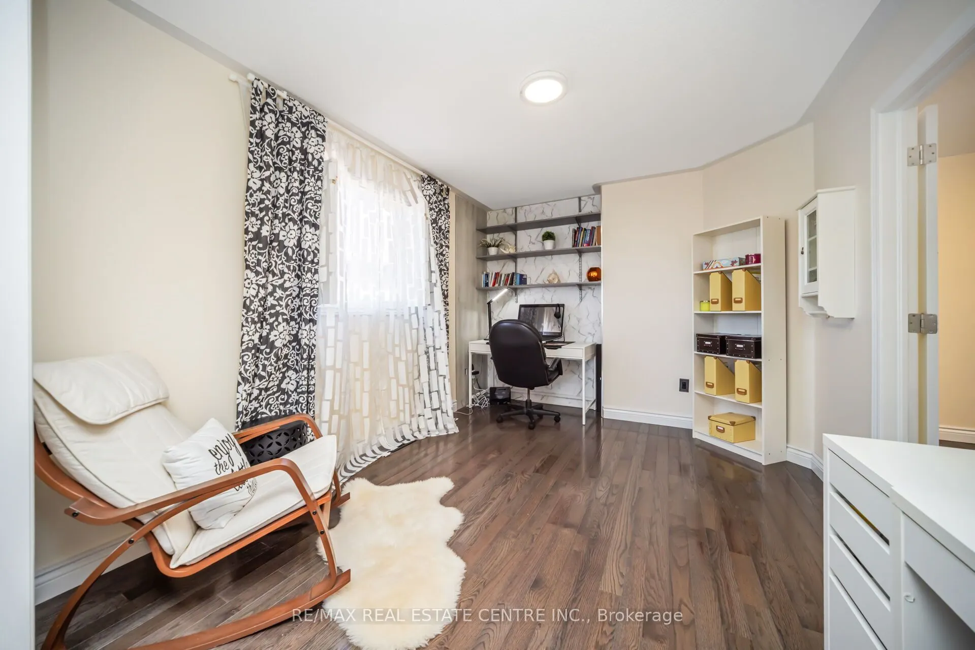 26 Porchlight Road