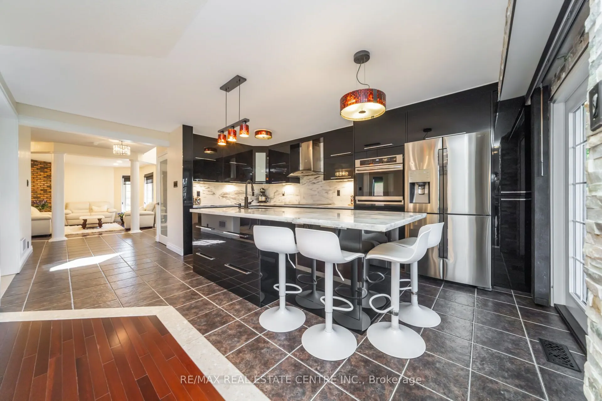 26 Porchlight Road