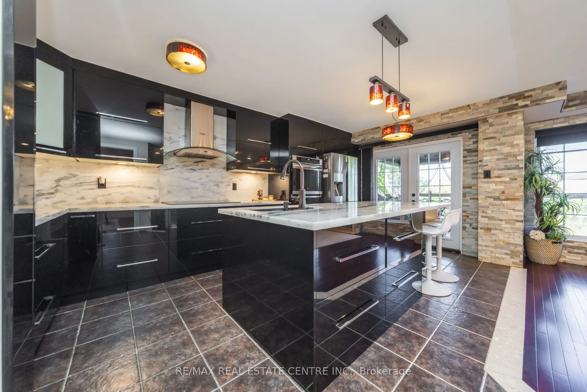 26 Porchlight Road