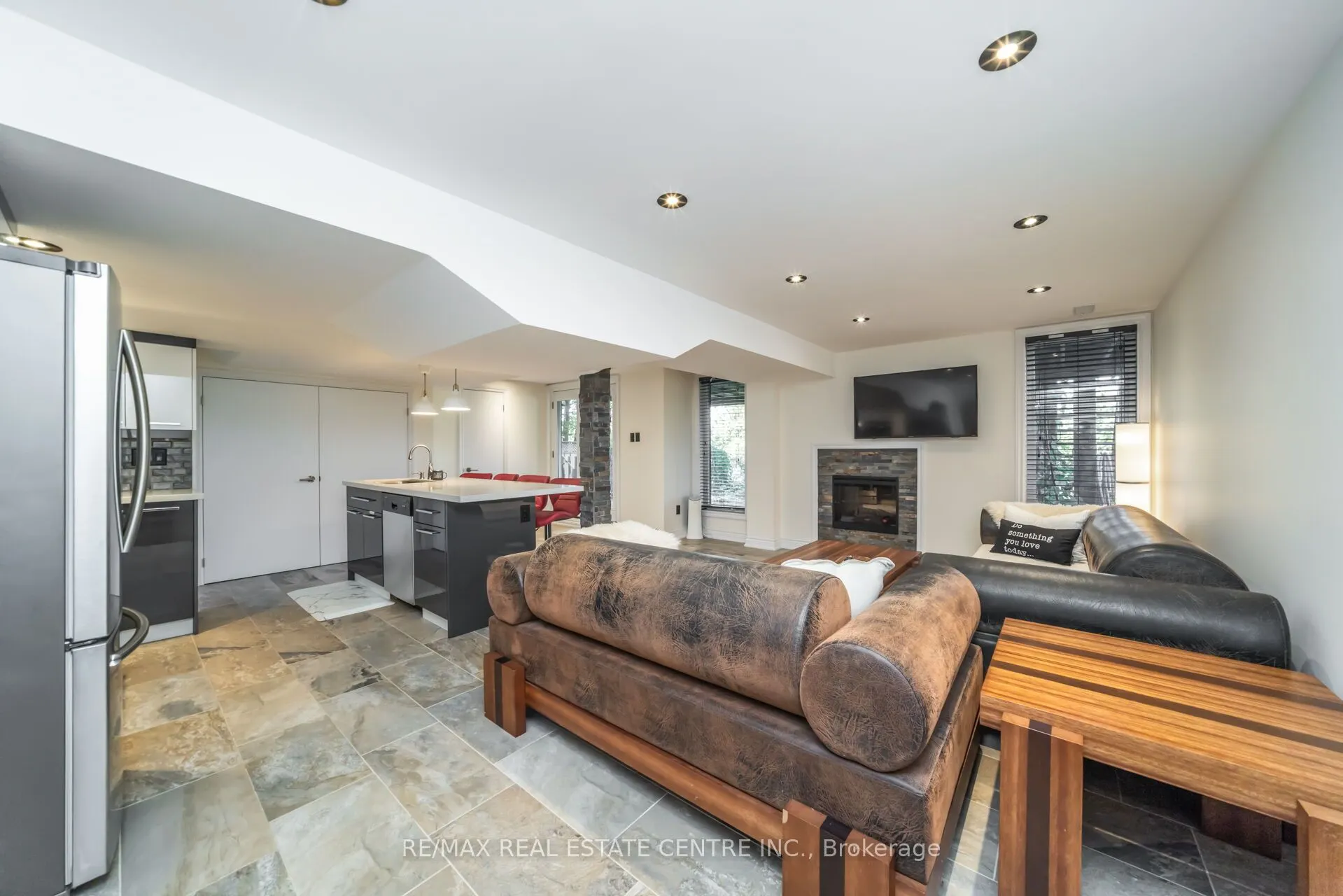 26 Porchlight Road