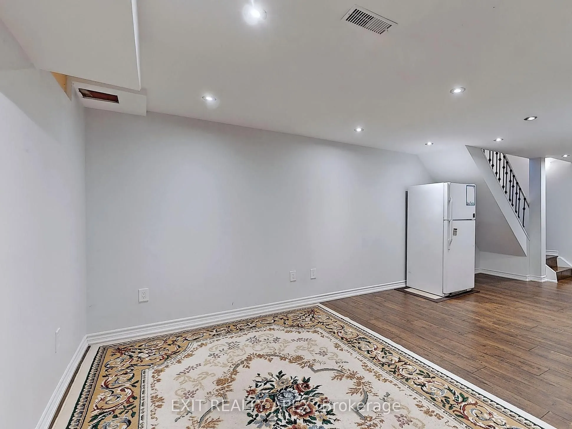 5552 Cortina Crescent