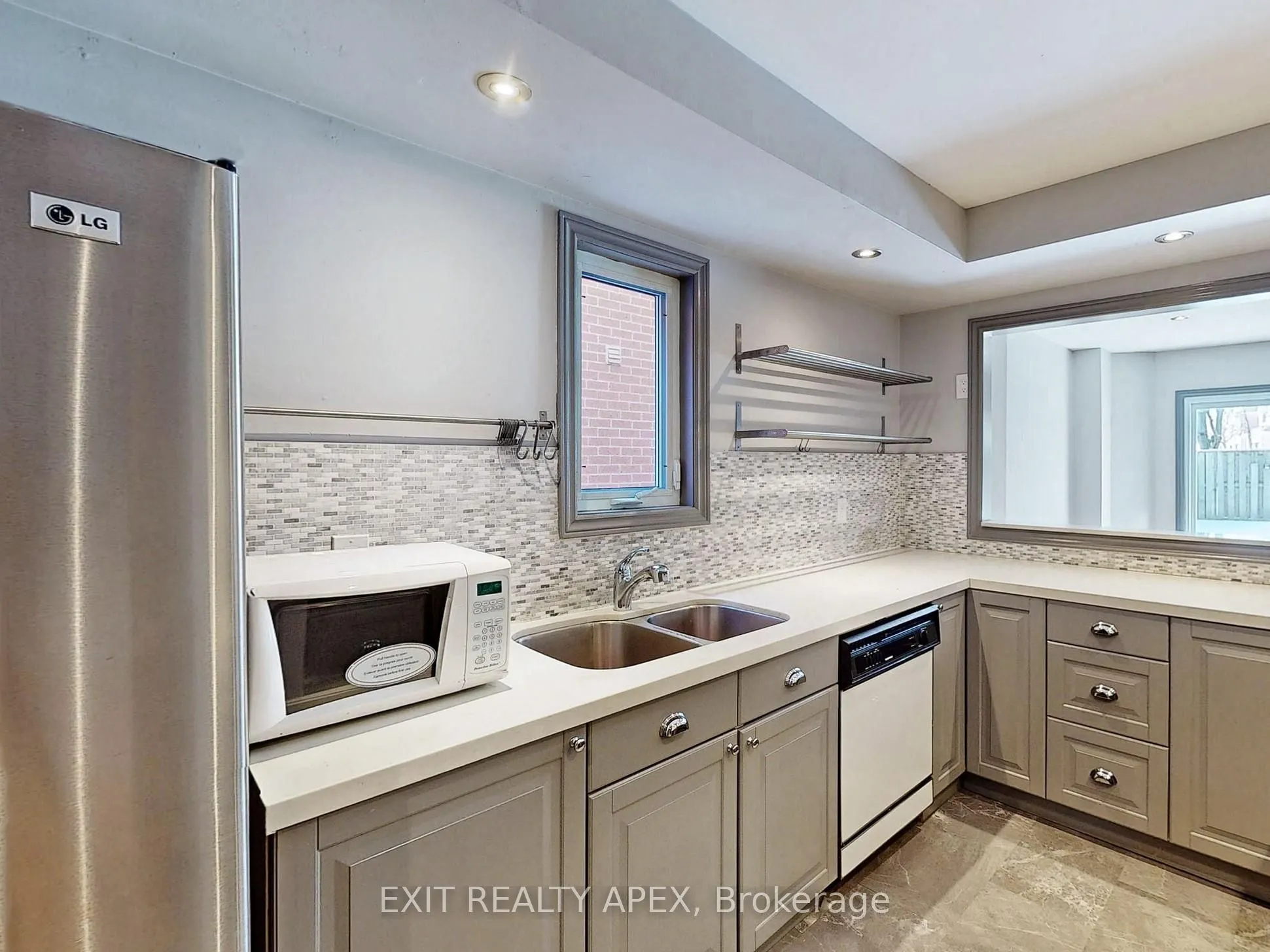 5552 Cortina Crescent