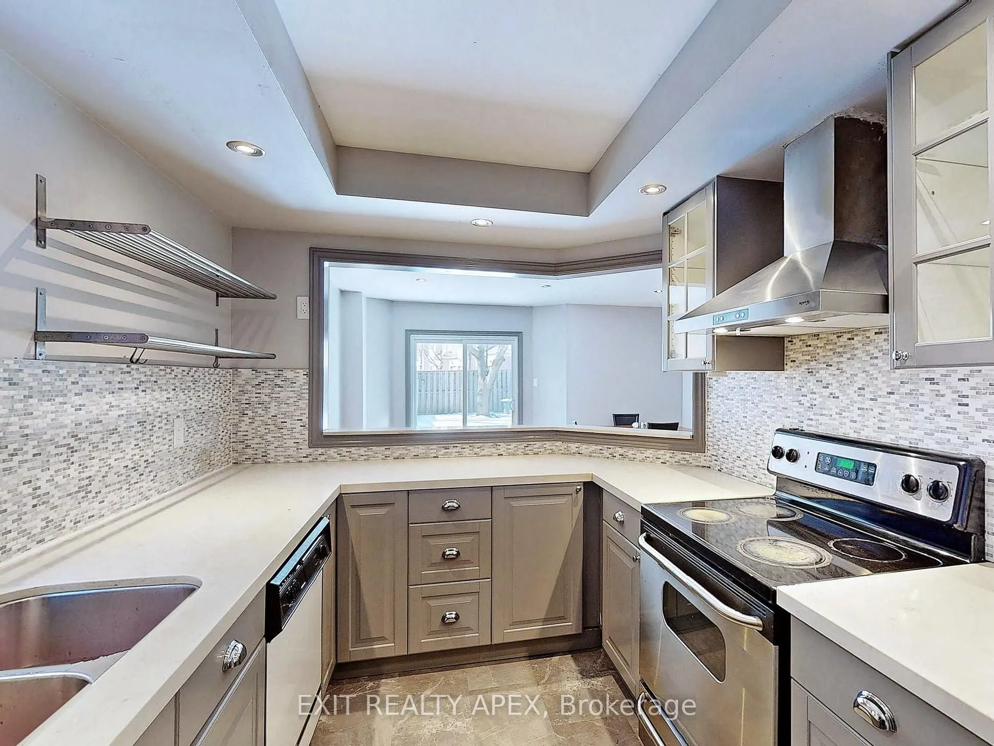 5552 Cortina Crescent