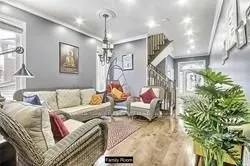 4 Tobermory Crescent, #Upper