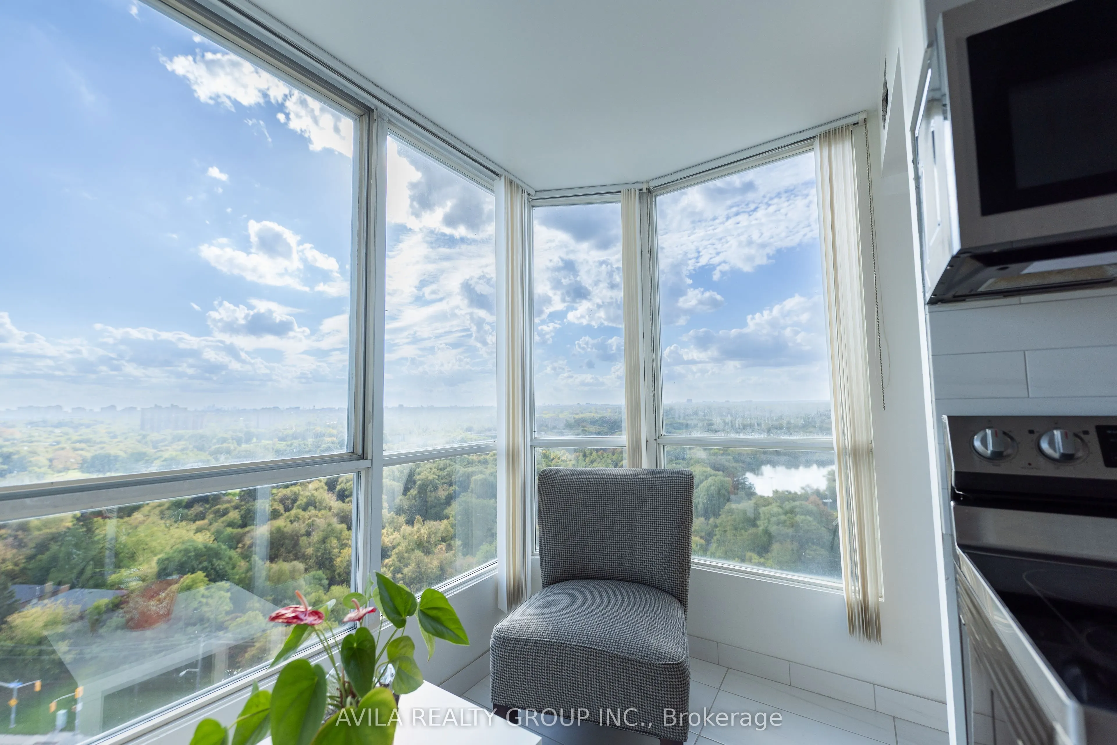 3077 Weston Road, #1905