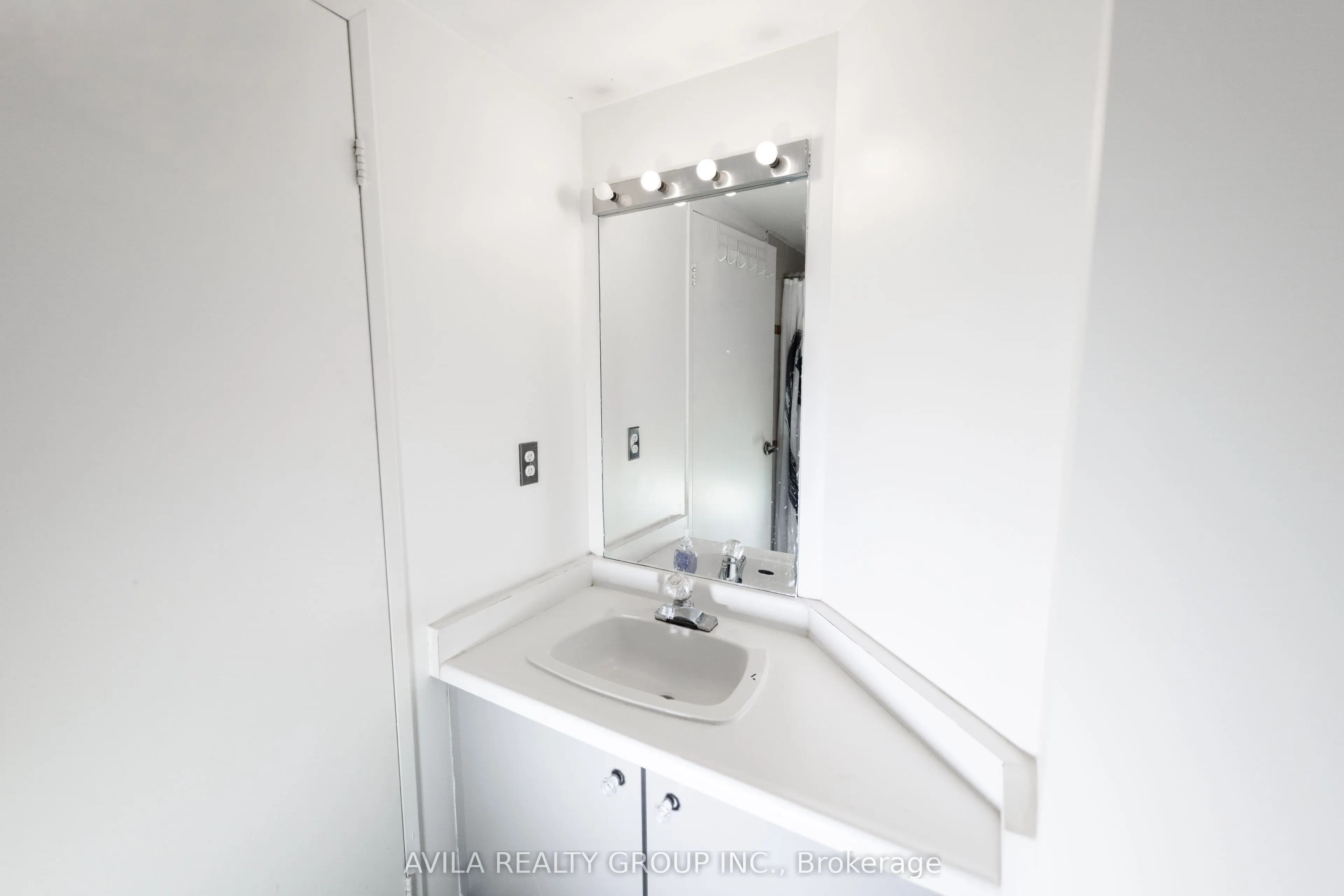 3077 Weston Road, #1905