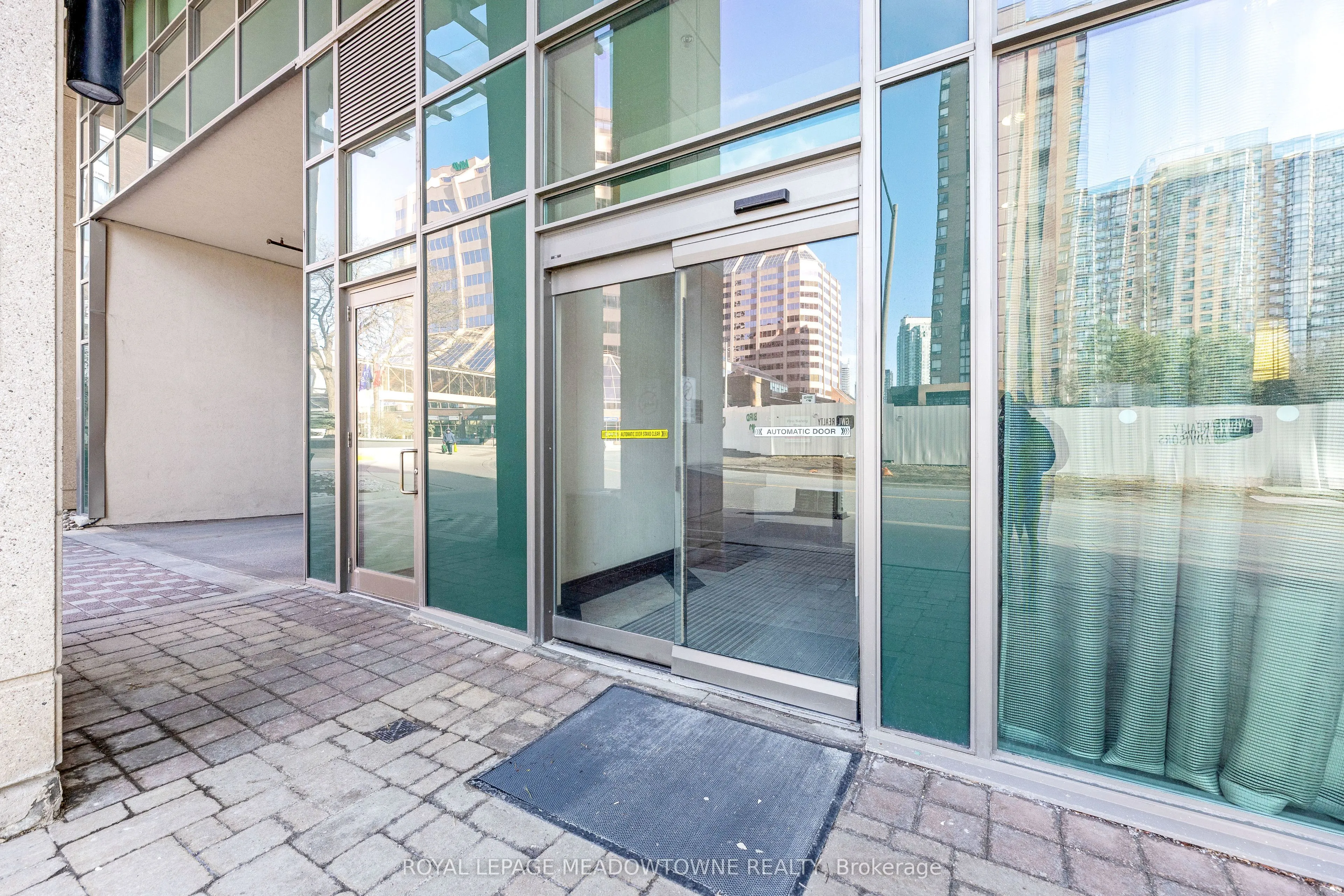 208 Enfield Place, #3303