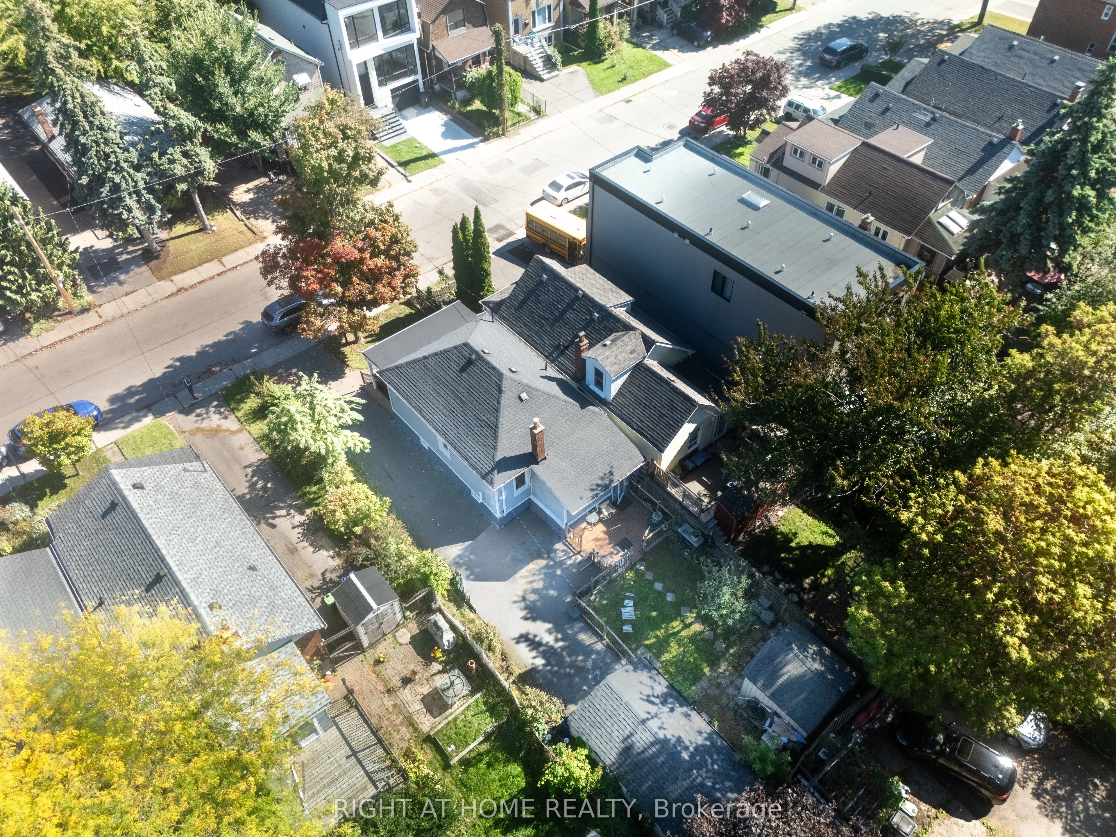 26 Sixteenth Street