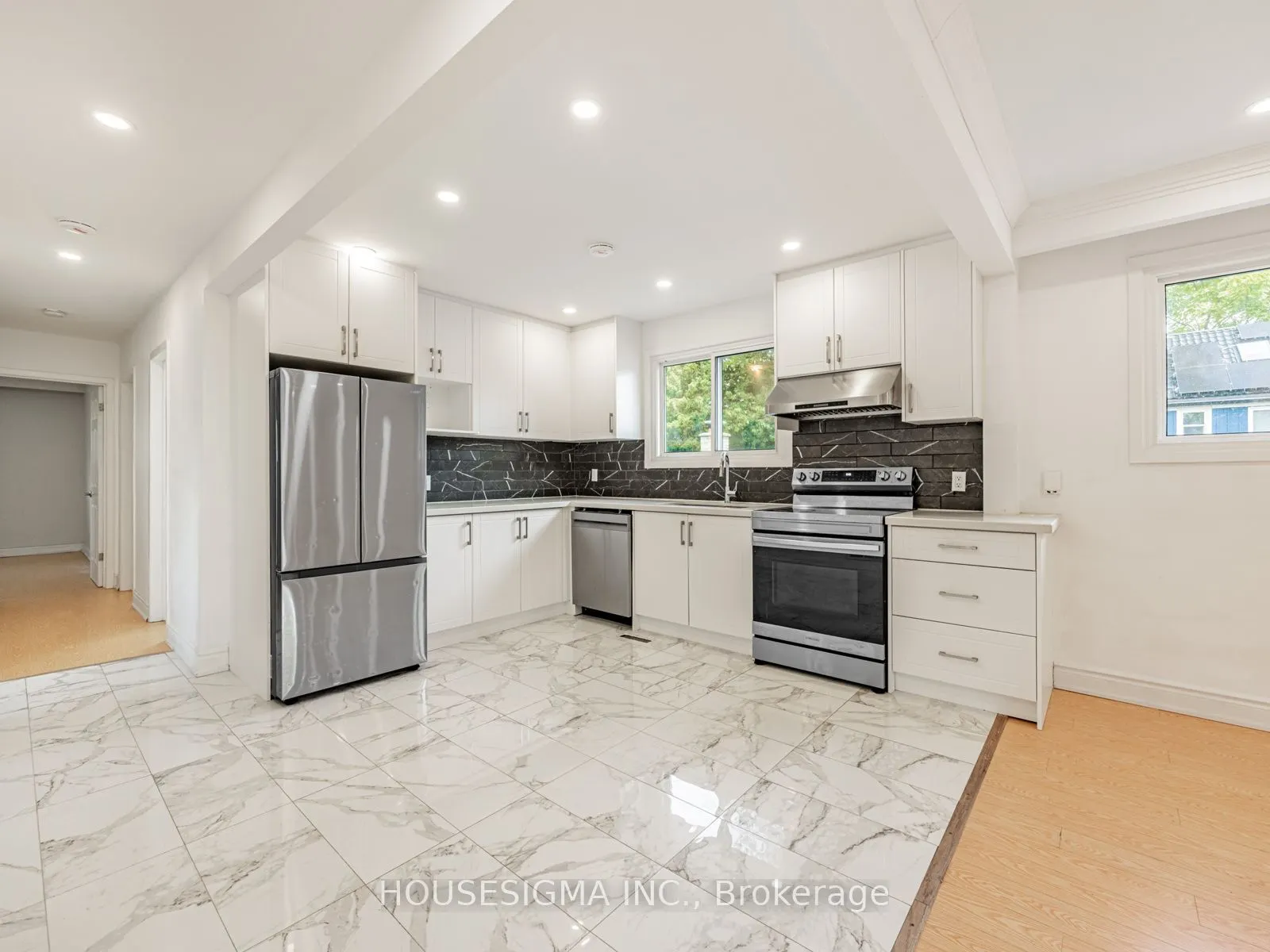 16 Muskoka Avenue, #Unit 2
